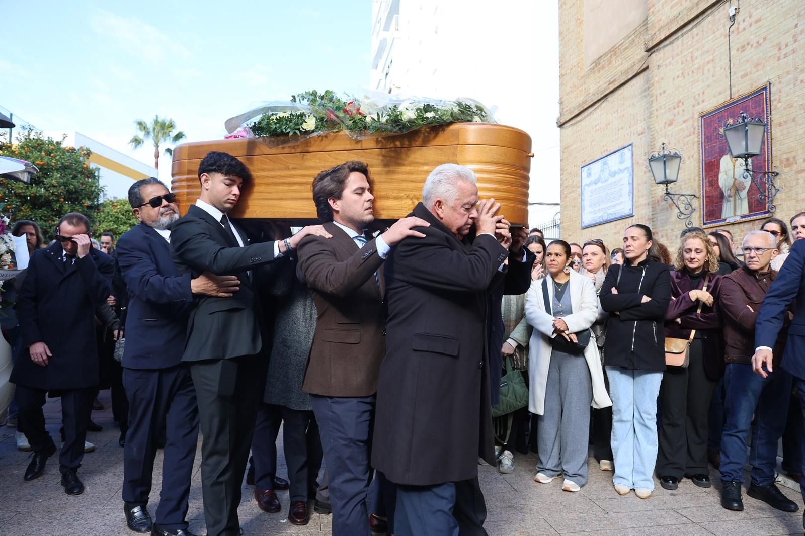 El último adiós a Natividad de la Torre en Huelva.