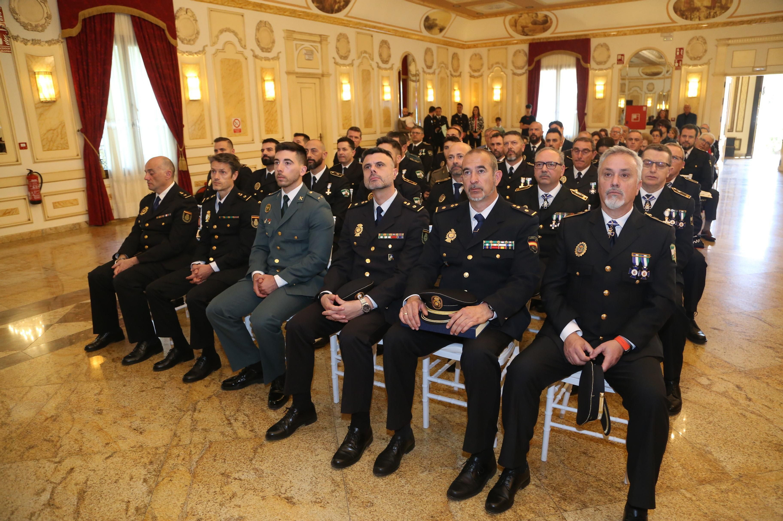 La celebración de San Jorge, patrón de la Policía Local de Lucena, en imágenes