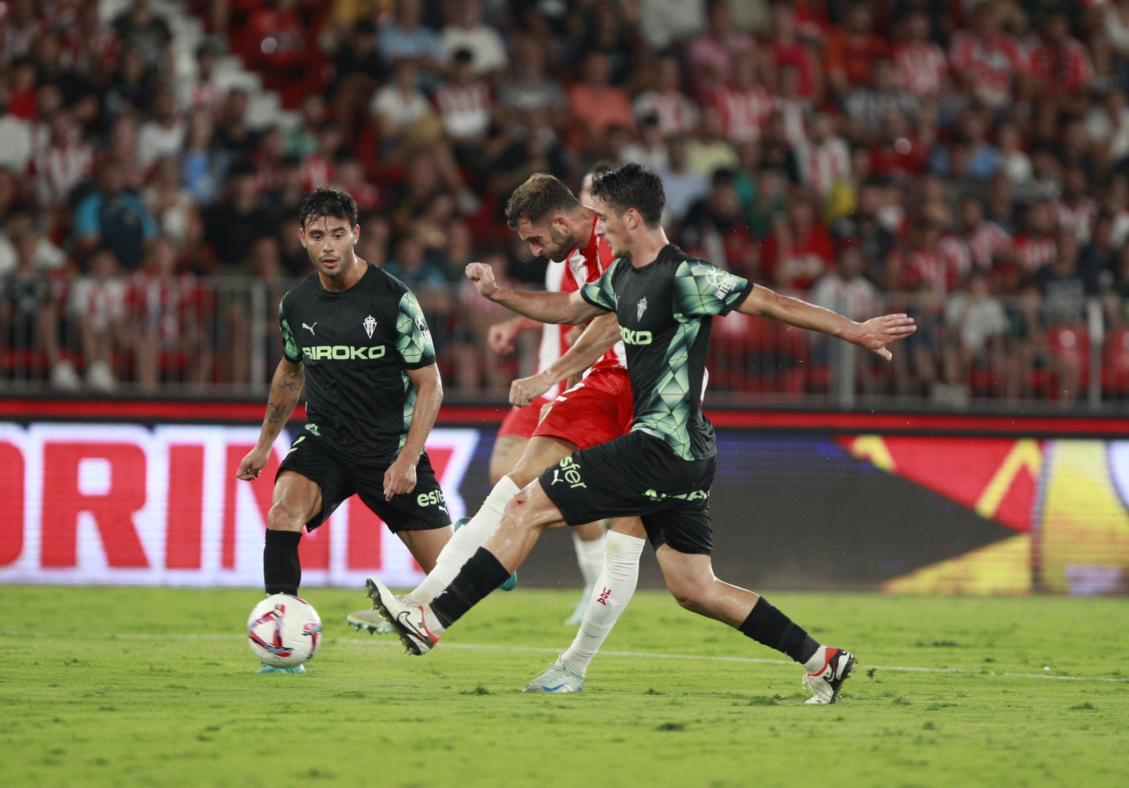 El partido U.D. Almería-Sporting de Gijón, en imágenes