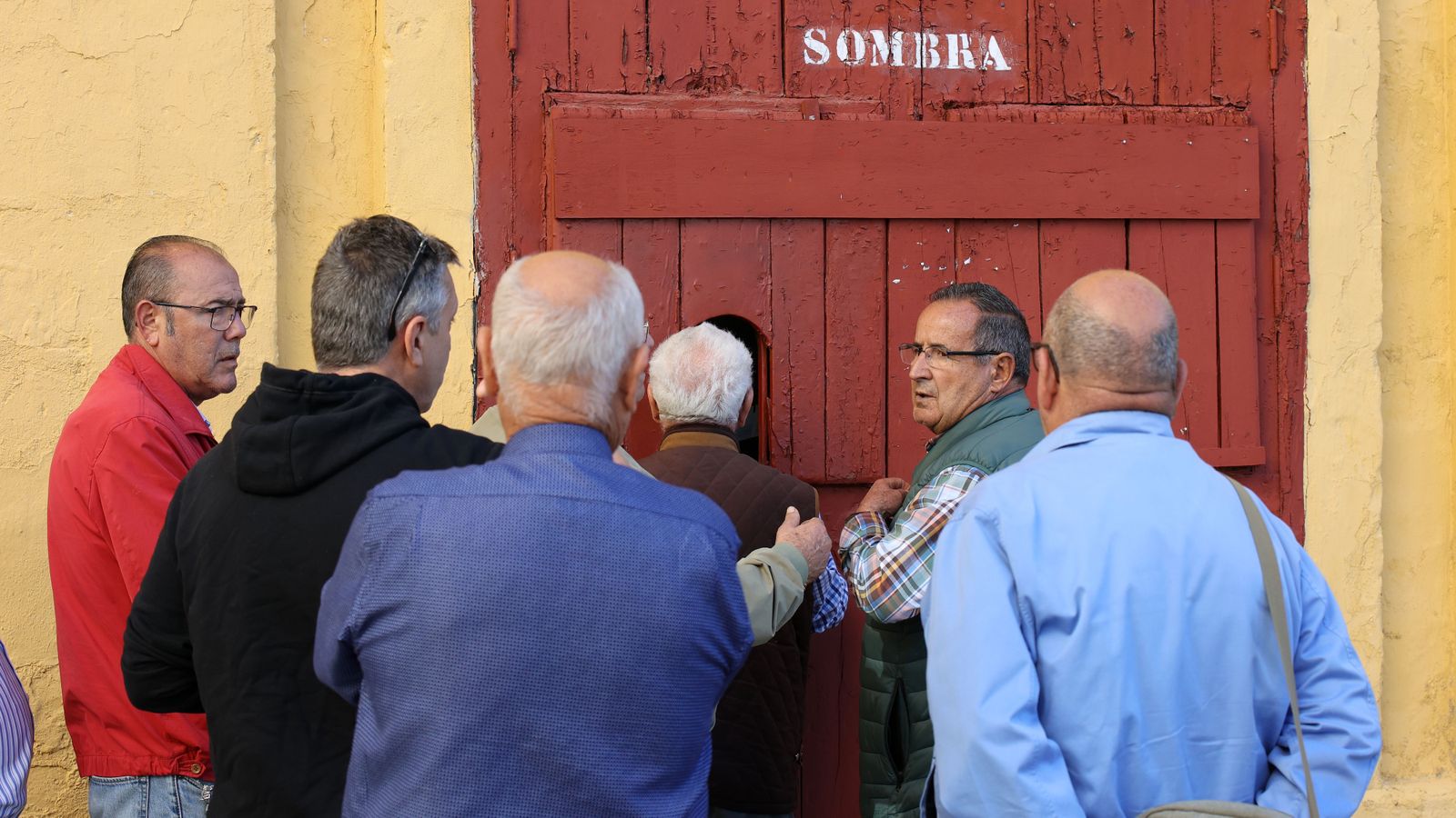 Colas para comprar las entradas de la Feria Taurina de Jerez 2023