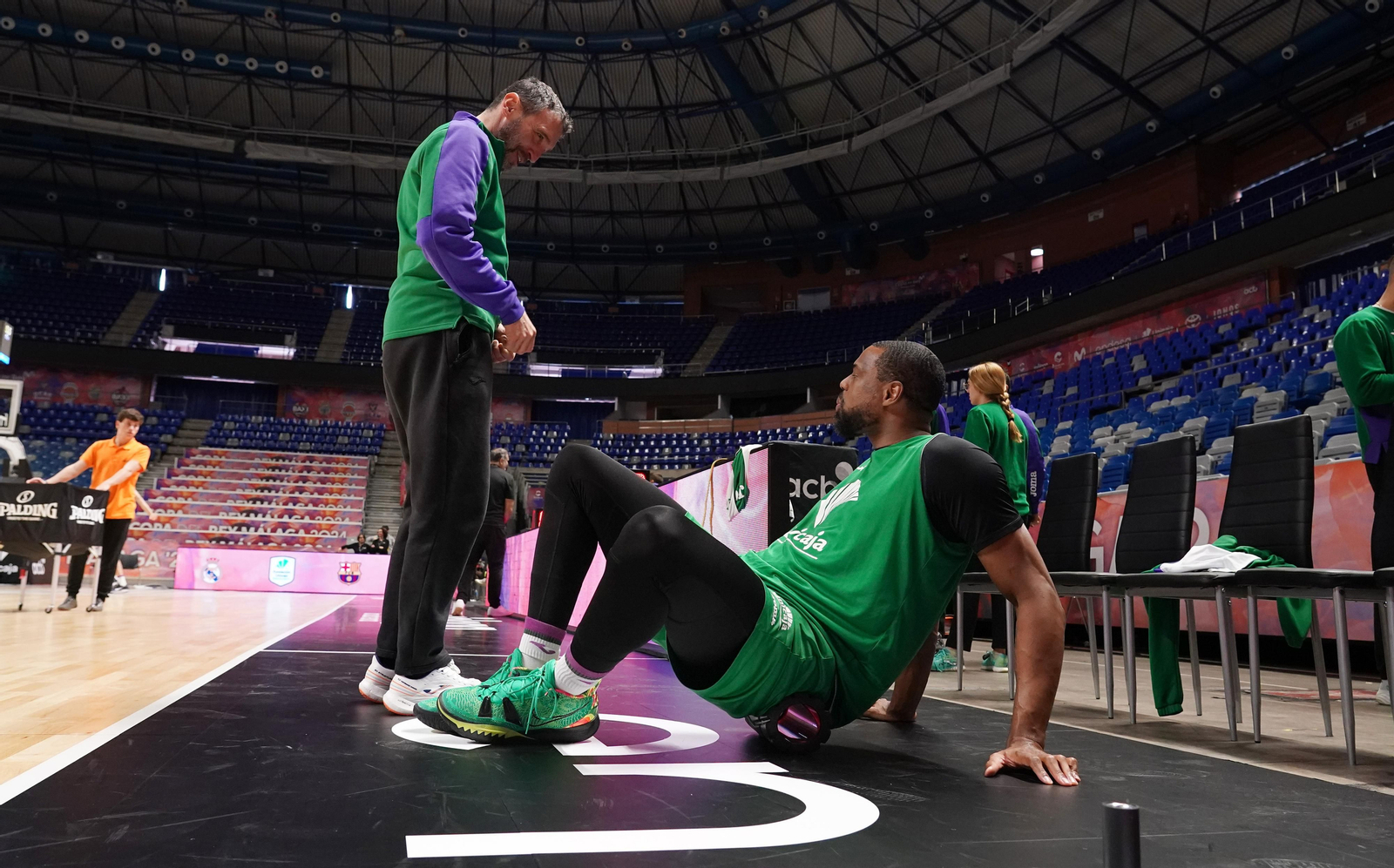 El Unicaja prueba el Carpena antes de la batalla