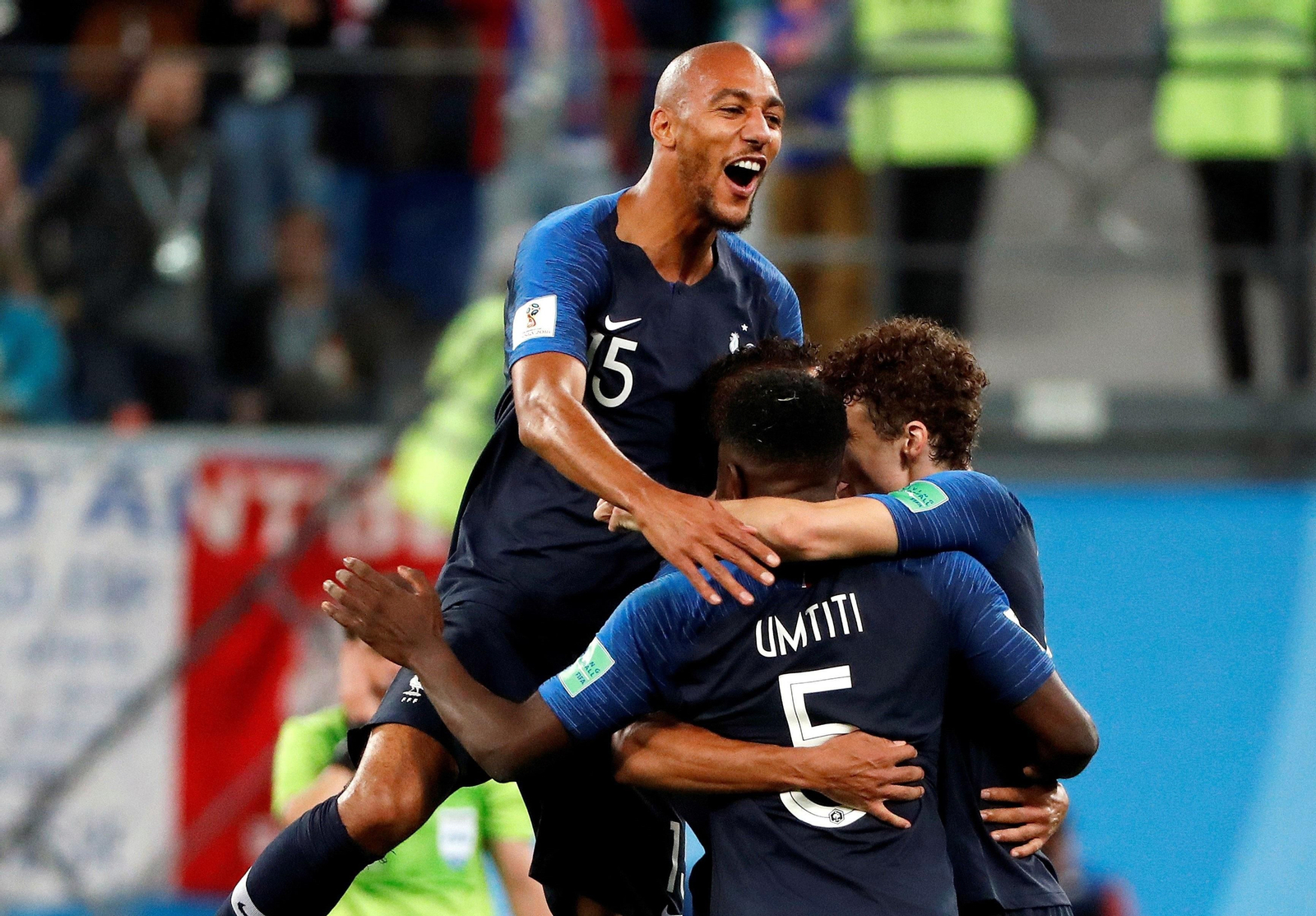 N'Zonzi, abrazando a Umtiti y Pavard, jugará la finalista en el Mundial de Rusia 2018