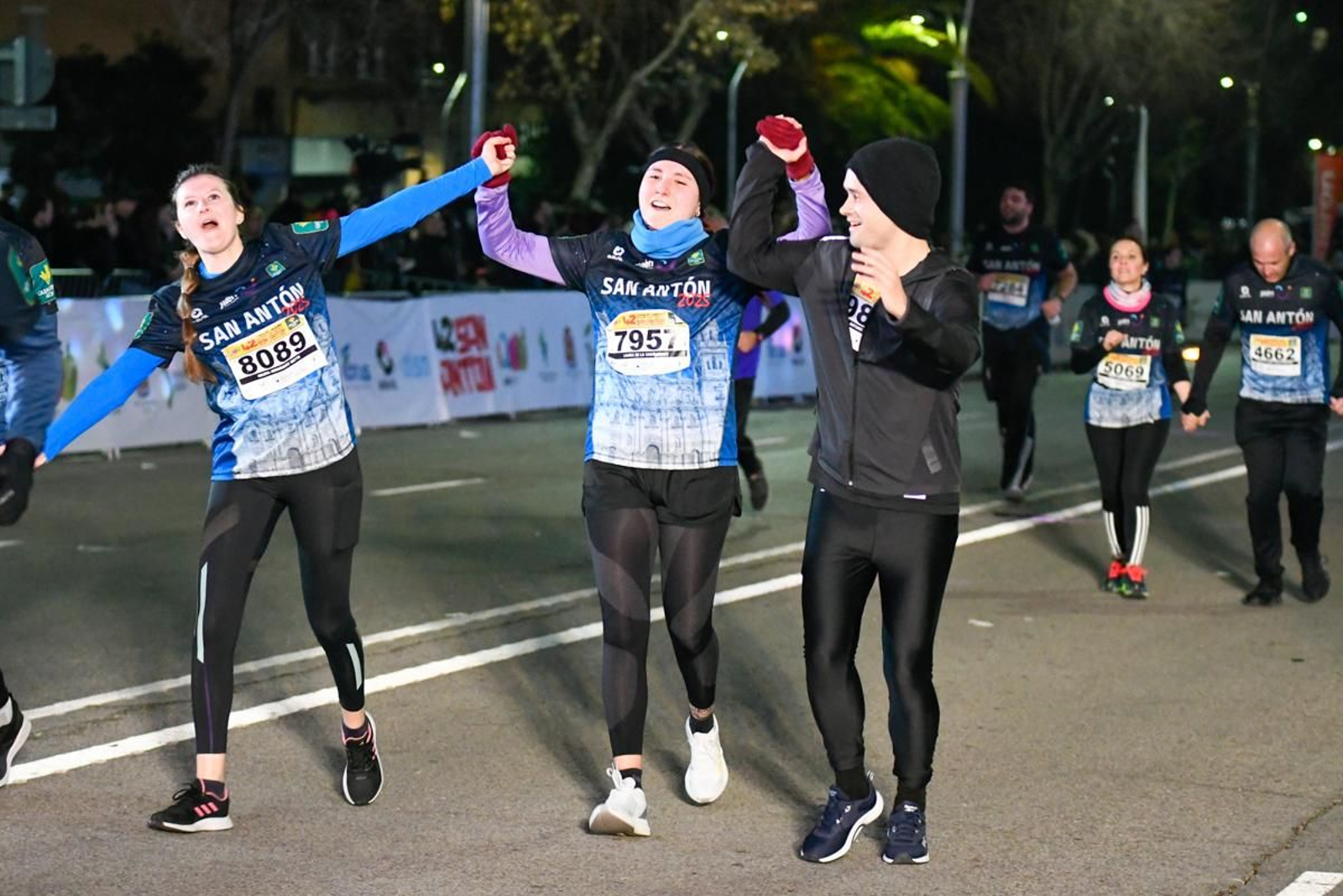 En imágenes: búscate en tu llegada a meta de la Carrera de San Antón 2025 (12)