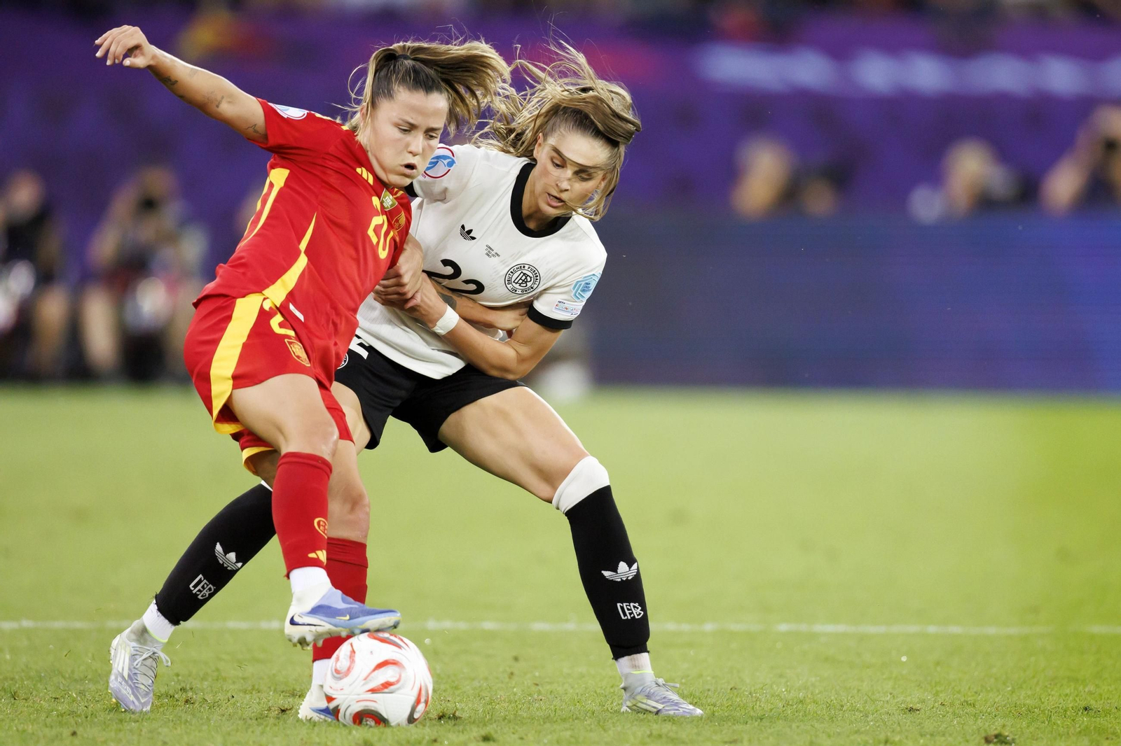Las mejores imágenes de la semifinal Alemania - España de la Eurocopa femenina