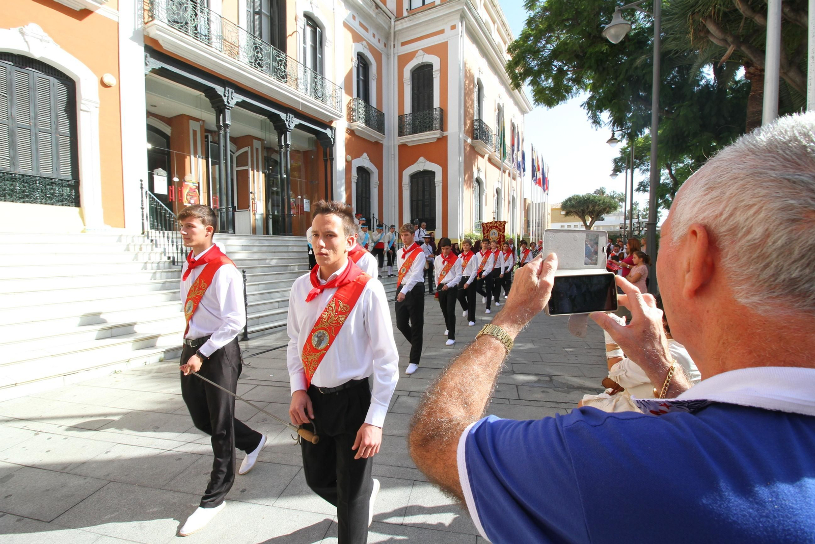 Imágenes del desfile Iberoamericano de bailes.