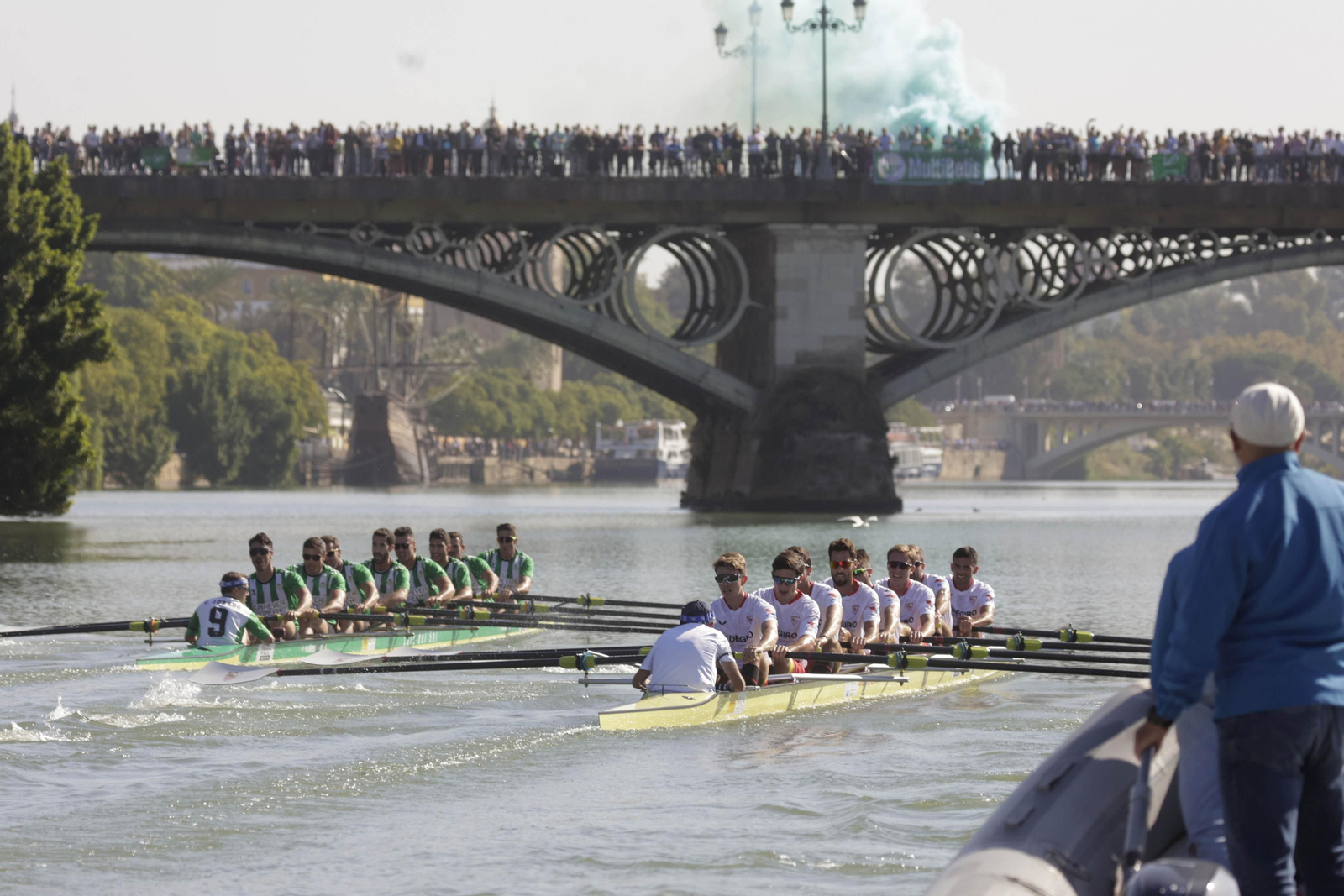 Las mejores imágenes de la Regata Sevilla-Betis