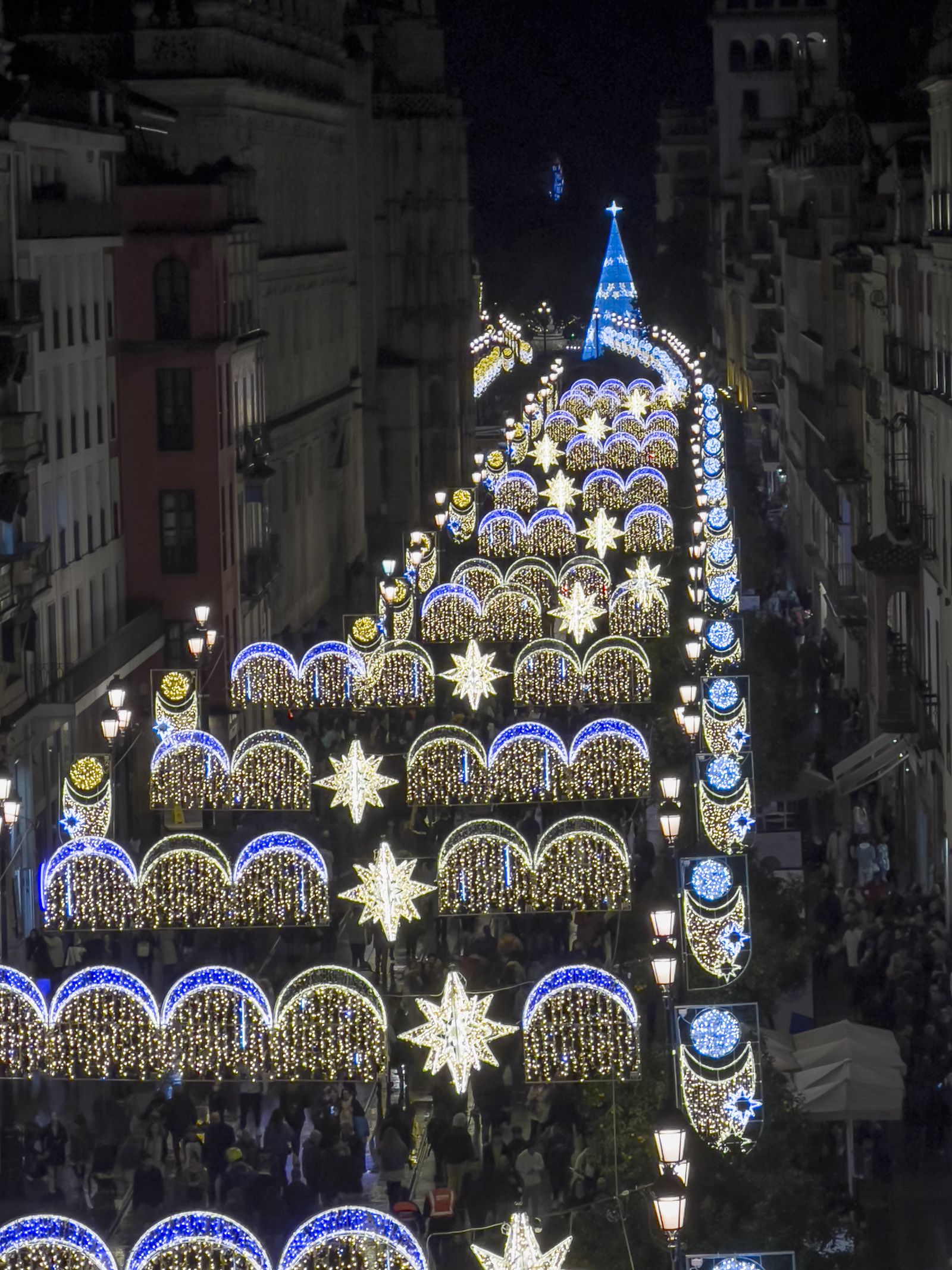 Las imágenes del alumbrado de Navidad en Sevilla