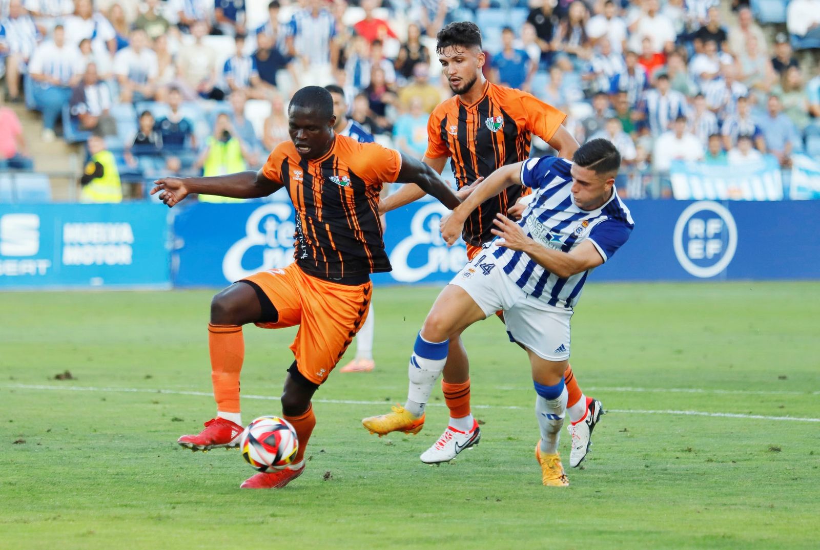 Antequera. El máximo rival del Decano en Segunda Federación, volverá a enfrentarse al conjunto albiazul después de haber peleado por la quinta plaza la pasada campaña.