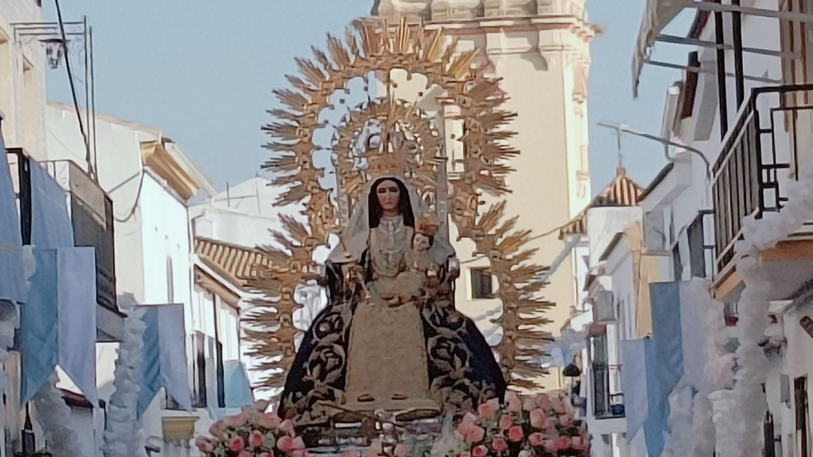 Virgen de los Clarines en procesión.