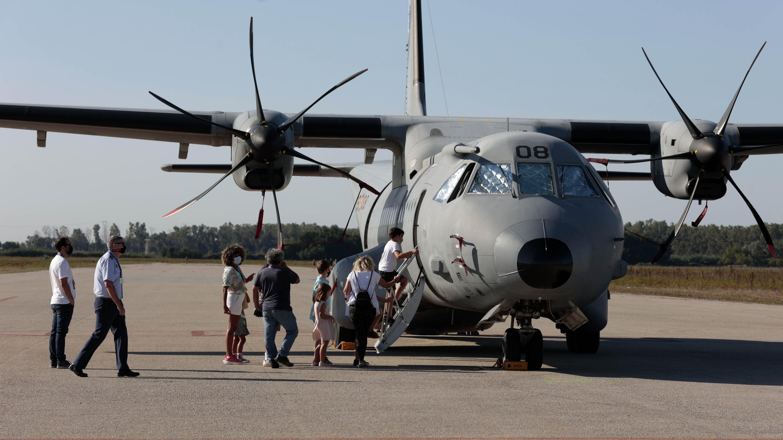 Imágenes de la exhibición aérea en Tablada con motivo de su centenario