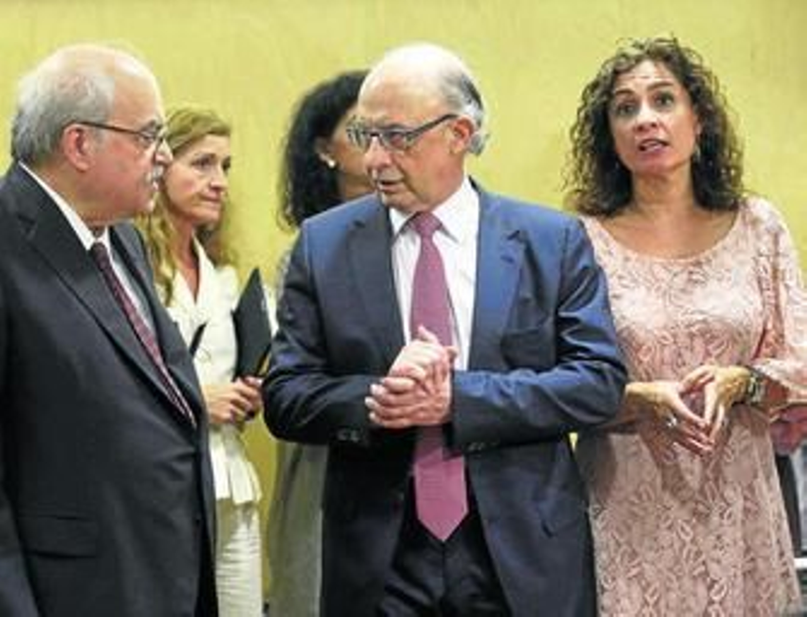 Montoro junto a los consejeros de Hacienda de Cataluña, Andreu Mas-Colell y Montero el pasado miércoles.