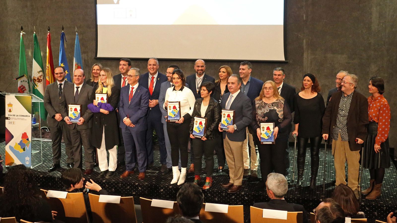 Foto de familia de la quinta edición del 'Día de la Comarca' en La Línea