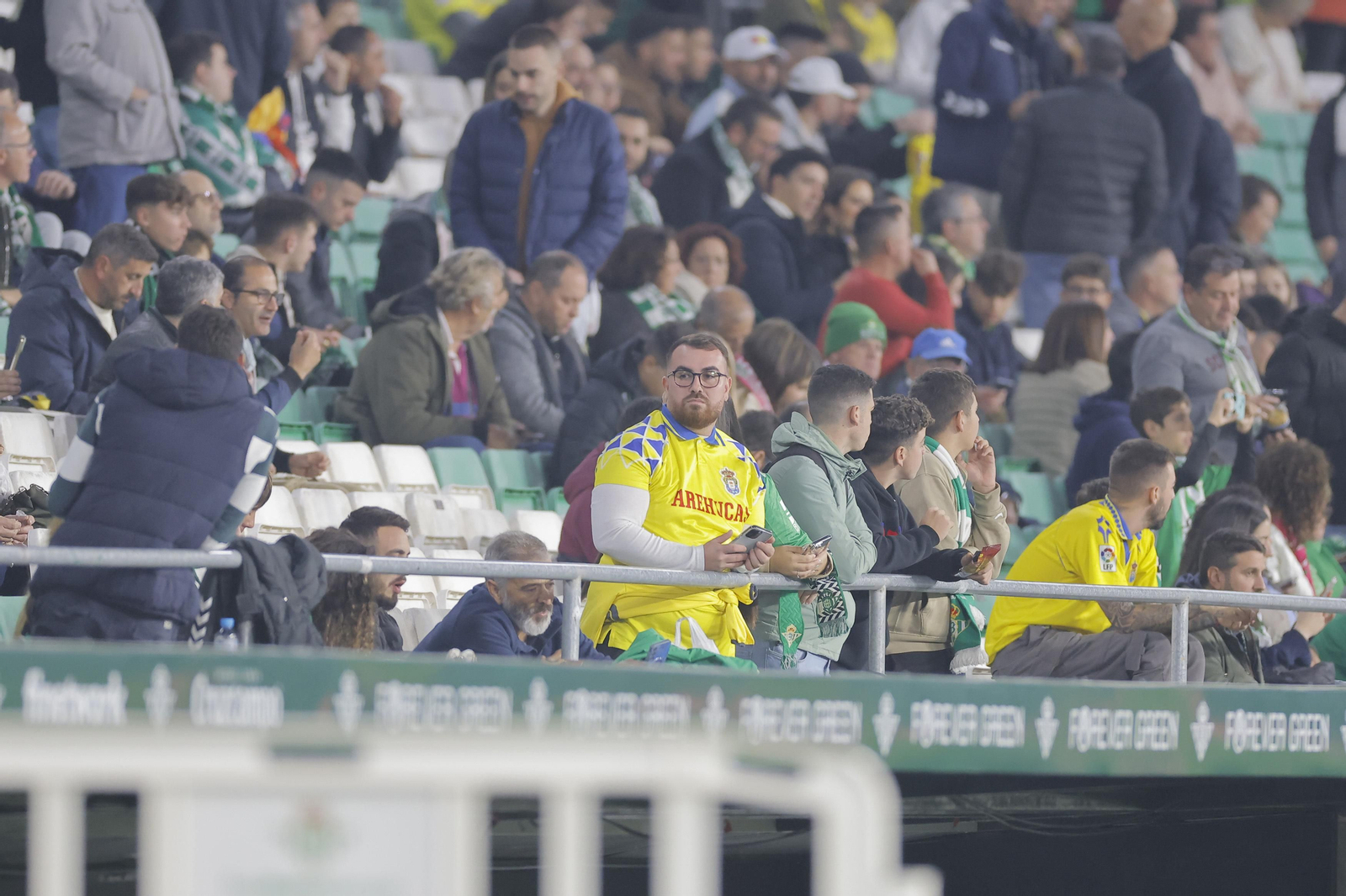 Búscate en las fotos del Betis-Las Palmas