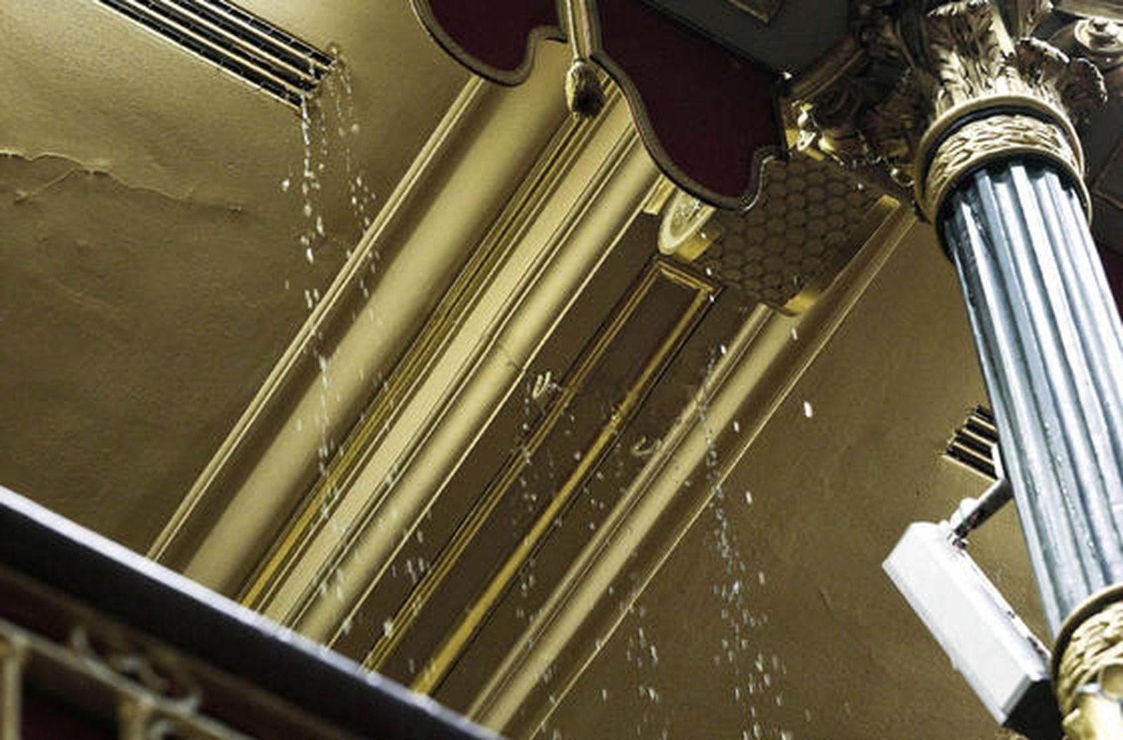 Las goteras del Congreso