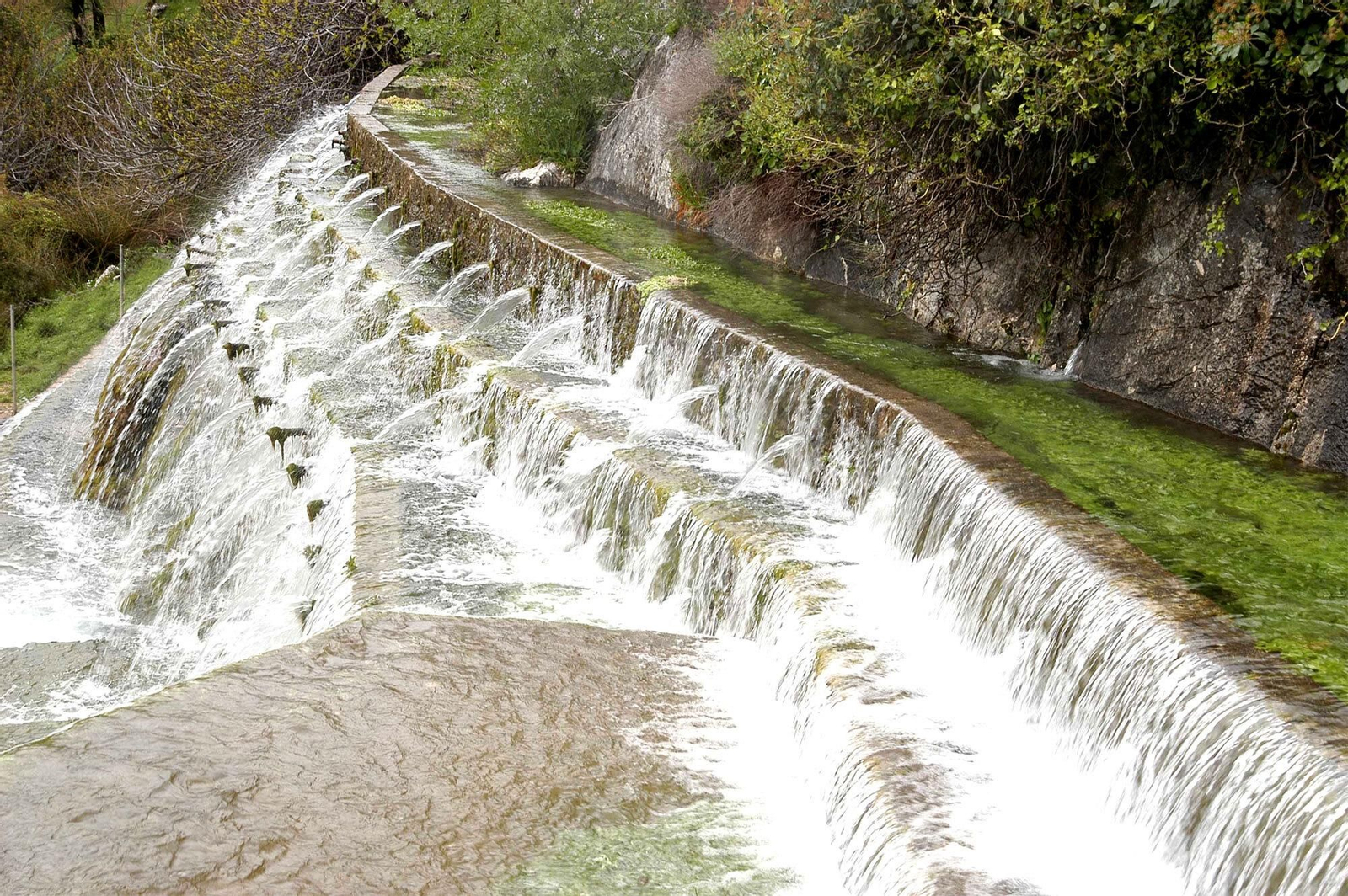 La Fuente de los 100 caños de Villanueva del Trabuco. La Fuente de los 100 caños de Villanueva del Trabuco.