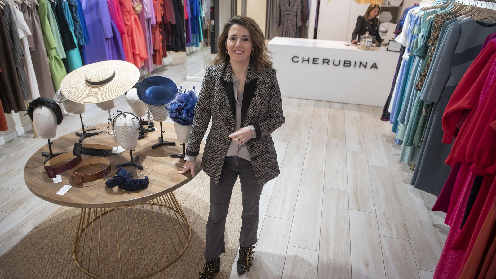 Ana García en la tienda de Cherubina de Sevilla. Ana García en la tienda de Cherubina de Sevilla.