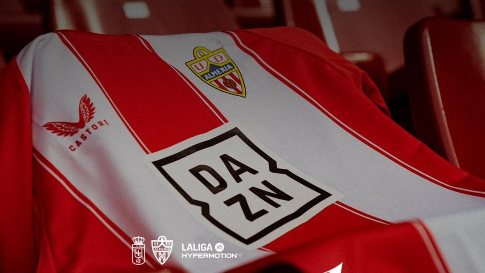 La nueva casaca del conjunto rojiblanco con la publicidad de DAZN.
