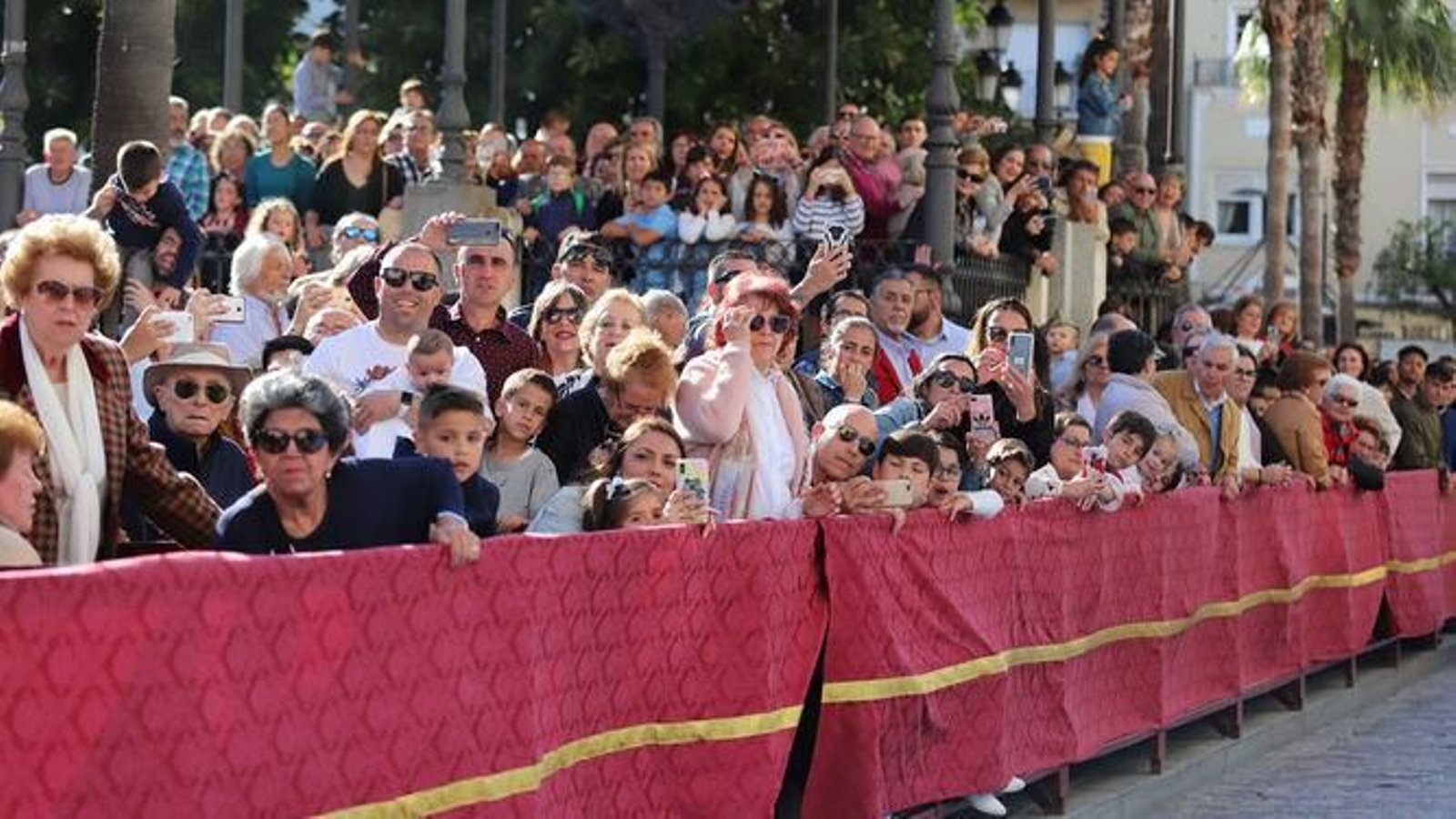 Así fue la procesión del Cristo de la Vera+Cruz acompañado por la Legión en el año 2019