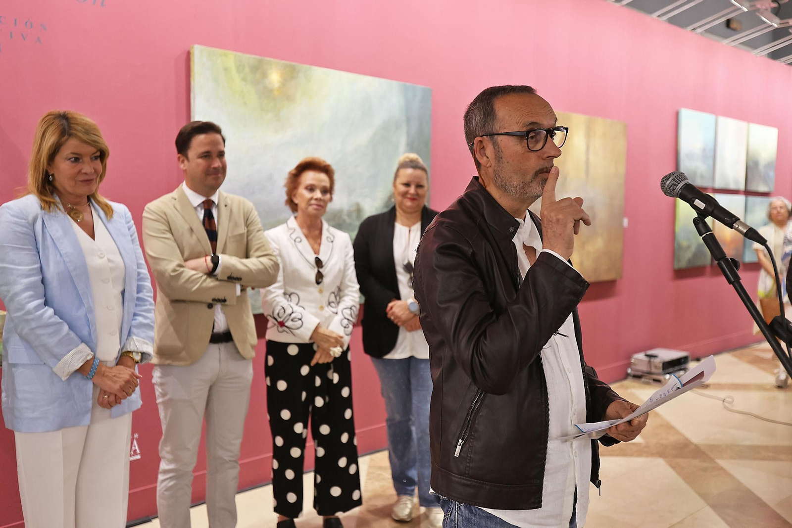 Imágenes de la inauguración de la muestra 'Camino de Perfección' del pintor Antonio Belmonte