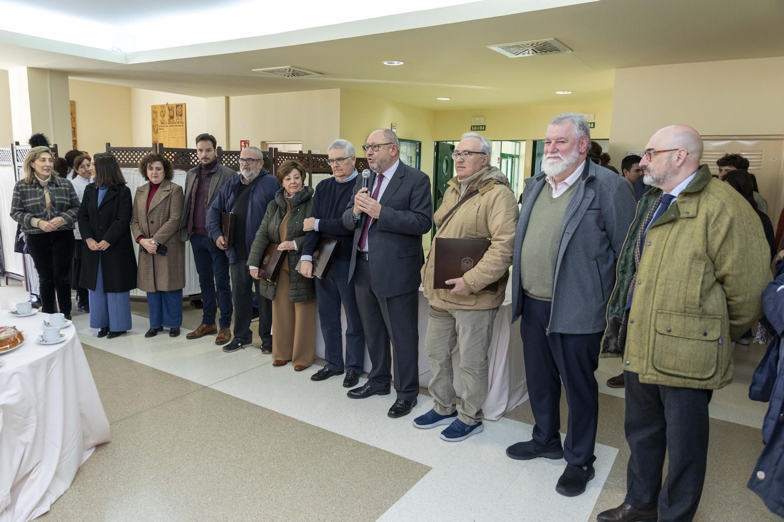 eL Tradicional desayuno con roscón de Reyes en el Campus de Rabanales, en imágenes