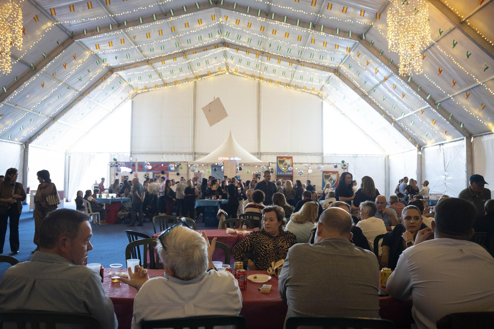 Las mejores imágenes de los churros con chocolate en la Feria de Albox