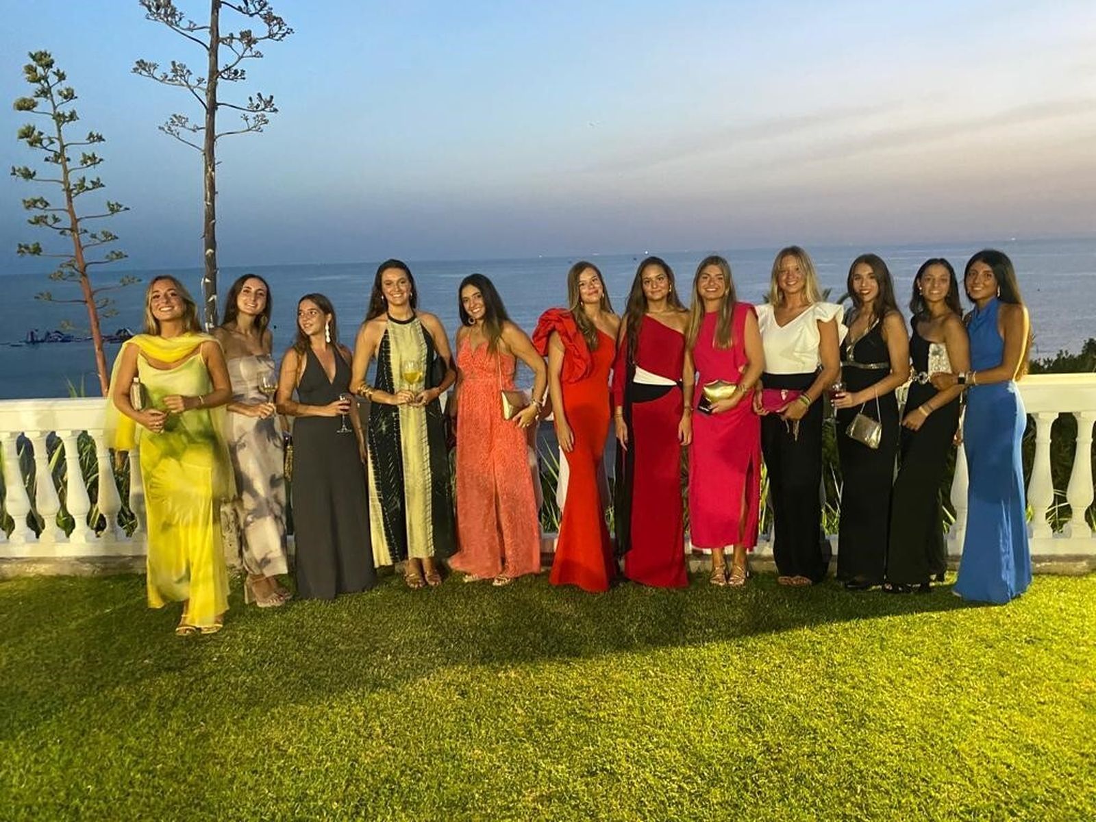 Cristina Martínez, Lucía Rois, Mar Álvarez, María Calderón, Belén Pérez, Patricia y Cristina Valero, Alejandra López, Natalia Osborne, Alba Mota, Gema Herrero y Alejandra Caro.