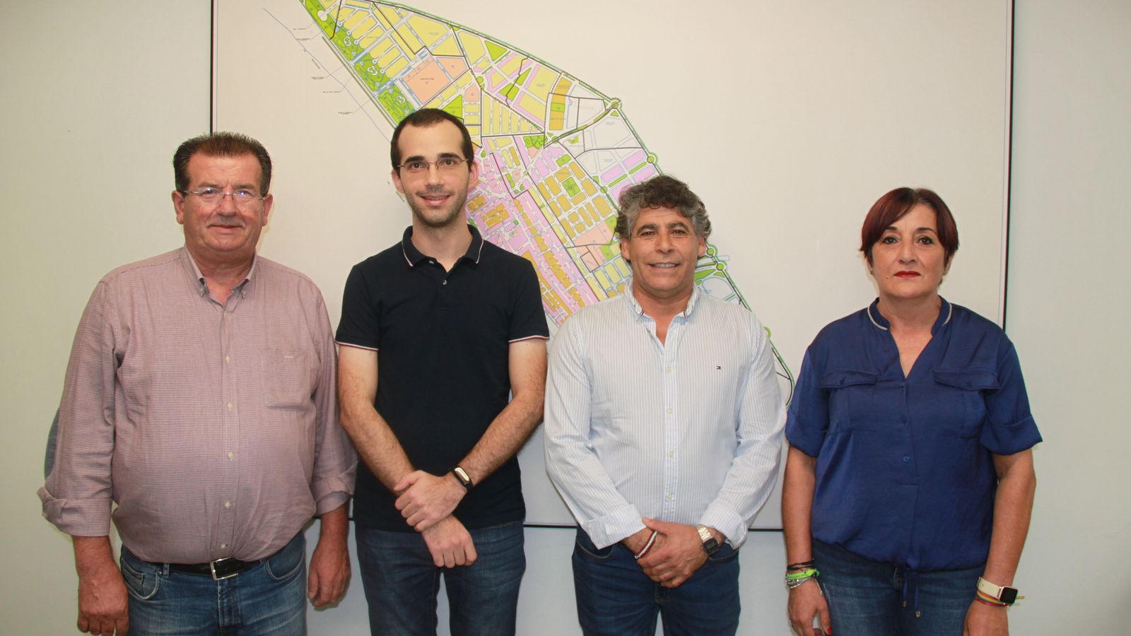 Los concejales socialistas junto a  los vocales del PSOE en la Junta Local de Balerma.