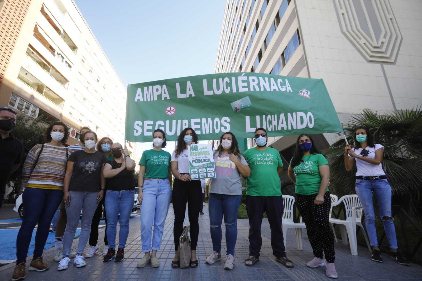 Representantes de las familias de los colegios afectados.