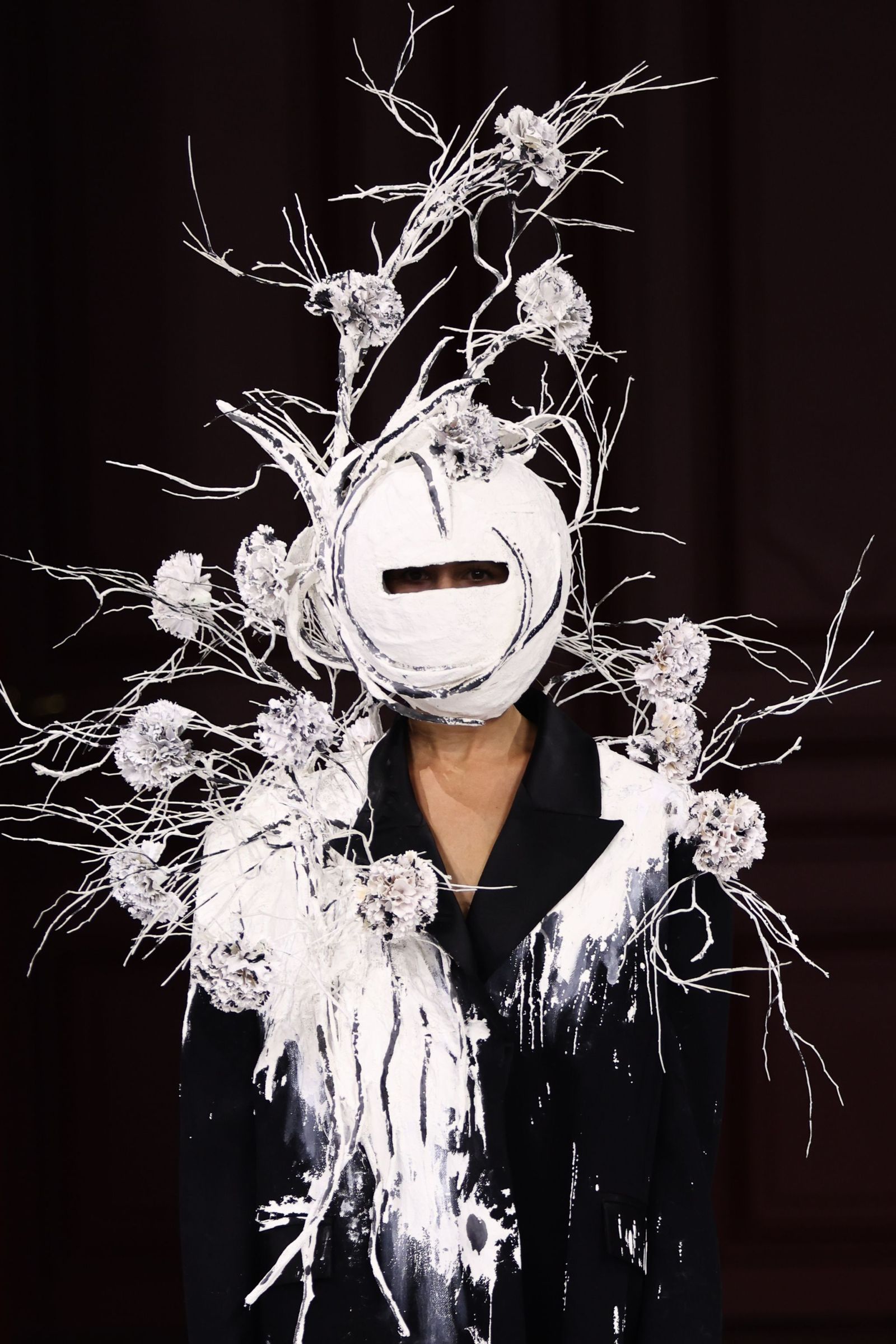 El desfile de la colección 'Fieras' de Juana Martín en París, en imágenes