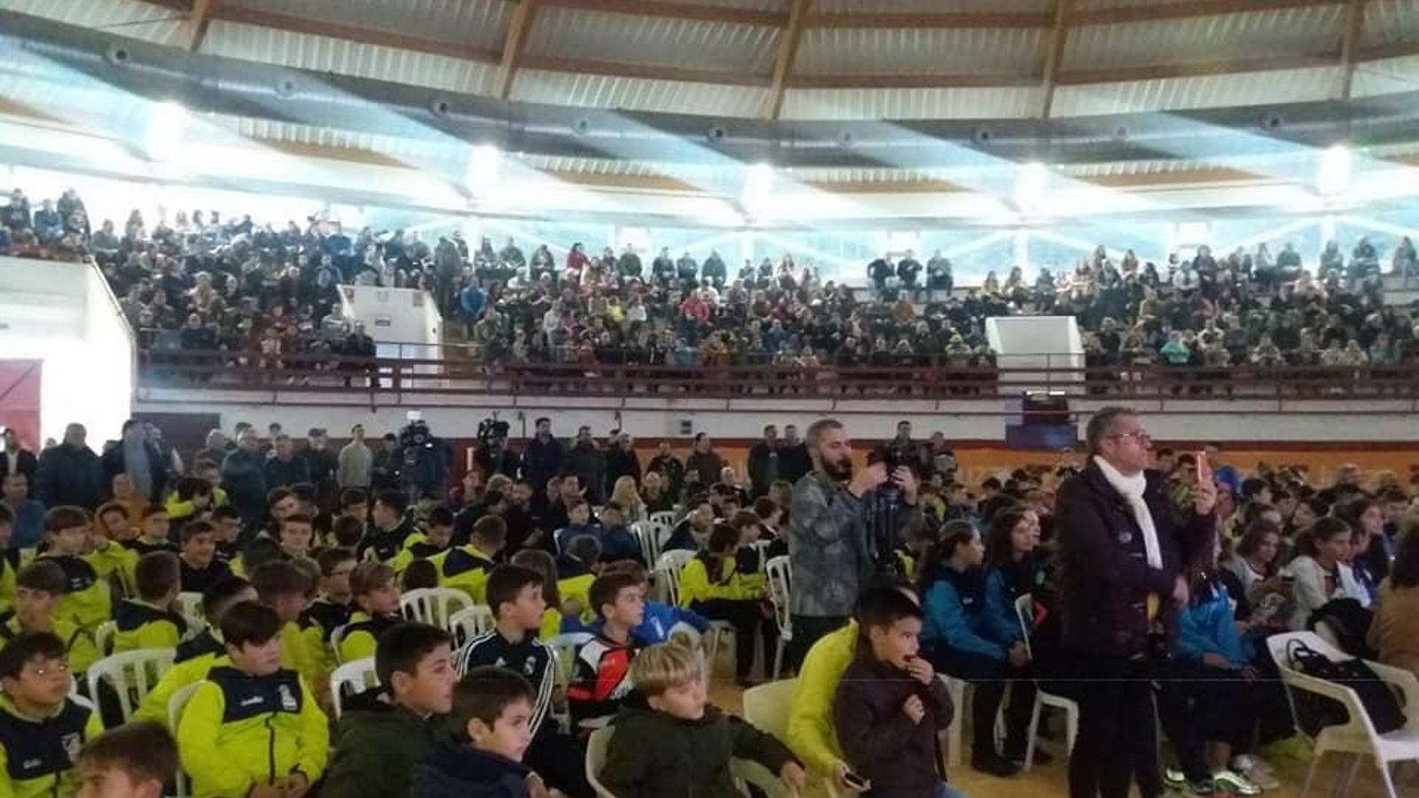 La plaza de toros de El Bosque, repleta en la presentación.