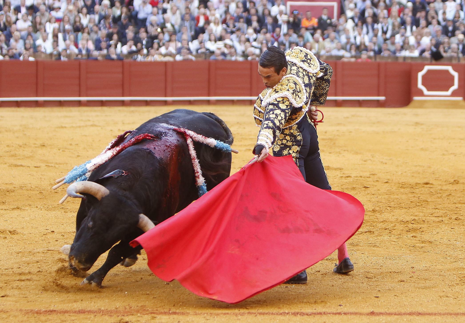 Las imágenes de la corrida de toros del Domingo de Resurrección en Sevilla
