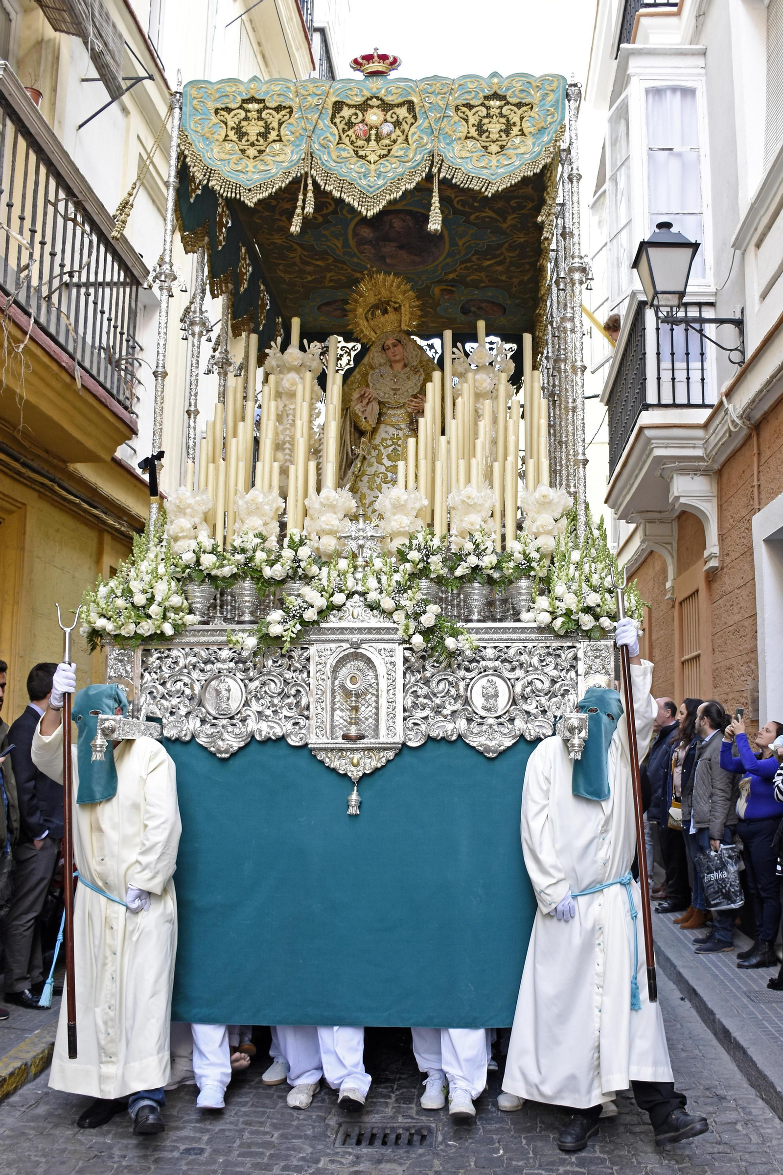 La Virgen del Patrocinio por su barrio.