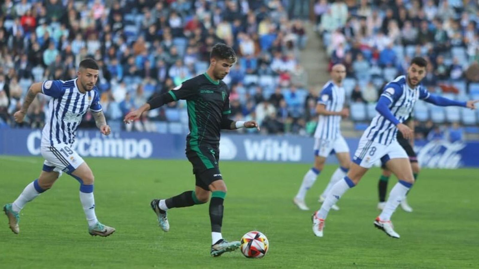 Calderón, en su regreso al Córdoba CF, en un momento del partido ante el Recreativo.