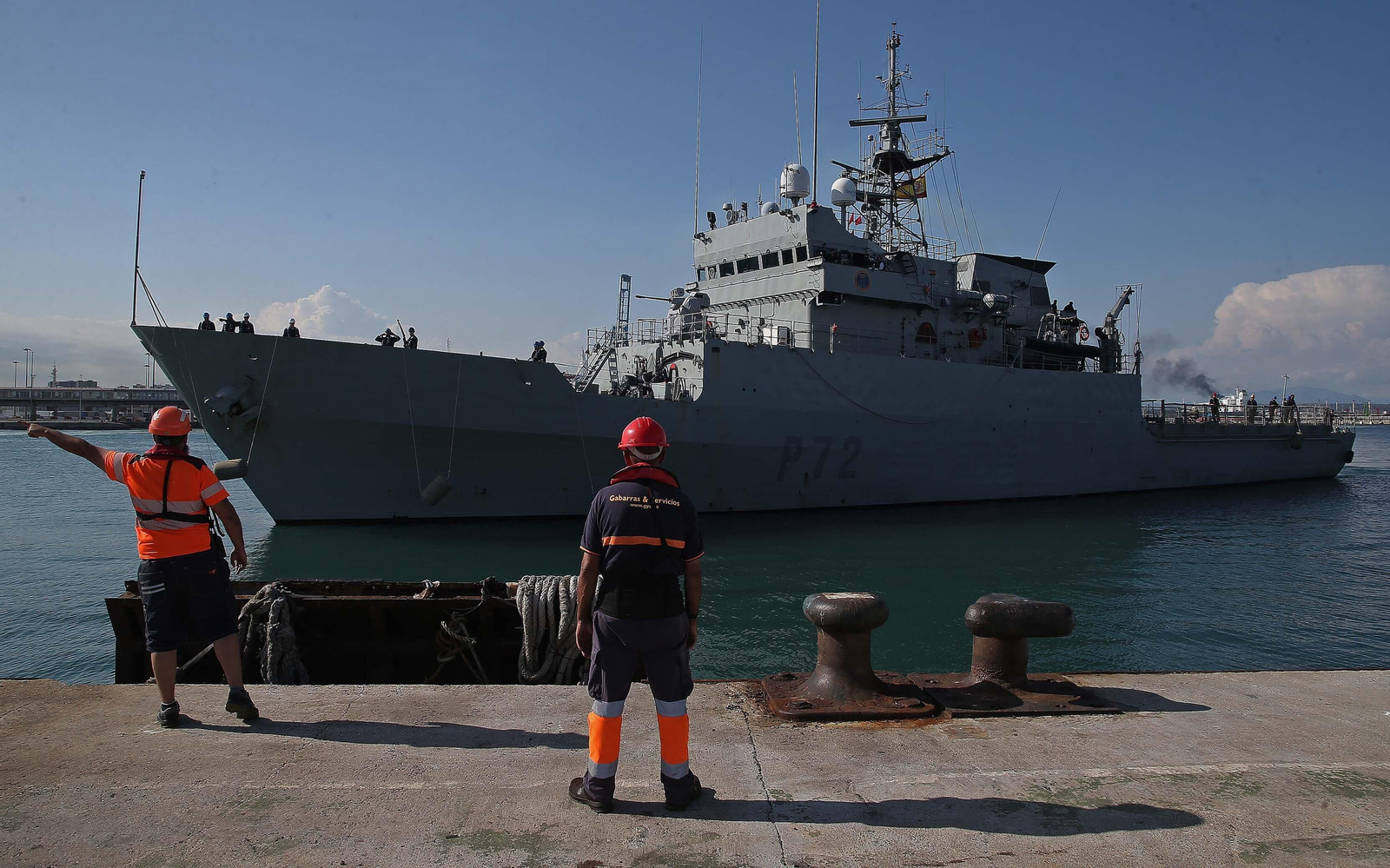 La llegada del patrullero de la Armada 'Centinela' al puerto de Algeciras, en imágenes