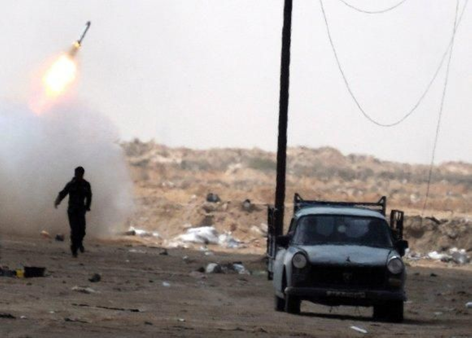 Las tropas de Gadafi se retiran de Ajdabiya tras los duros ataques de la OTAN