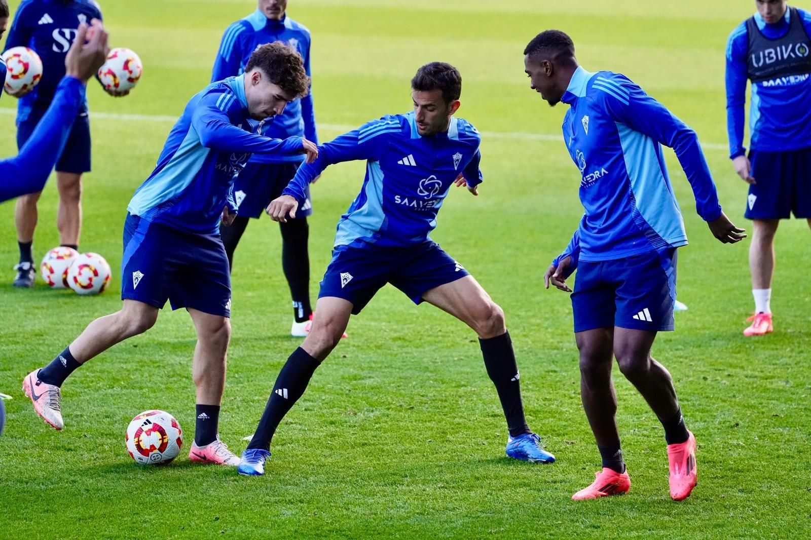 El Marbella prueba La Rosaleda antes de soñar