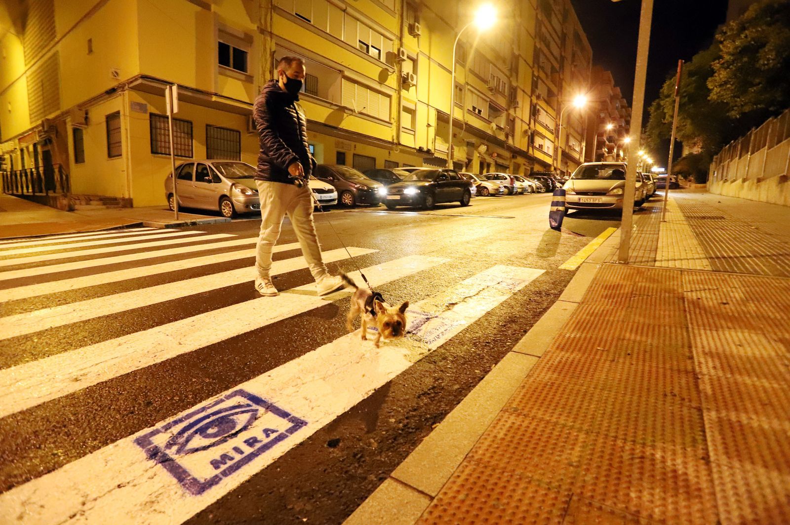 El primer paso de cebra para personas con autismo está en la calle Legión Española.