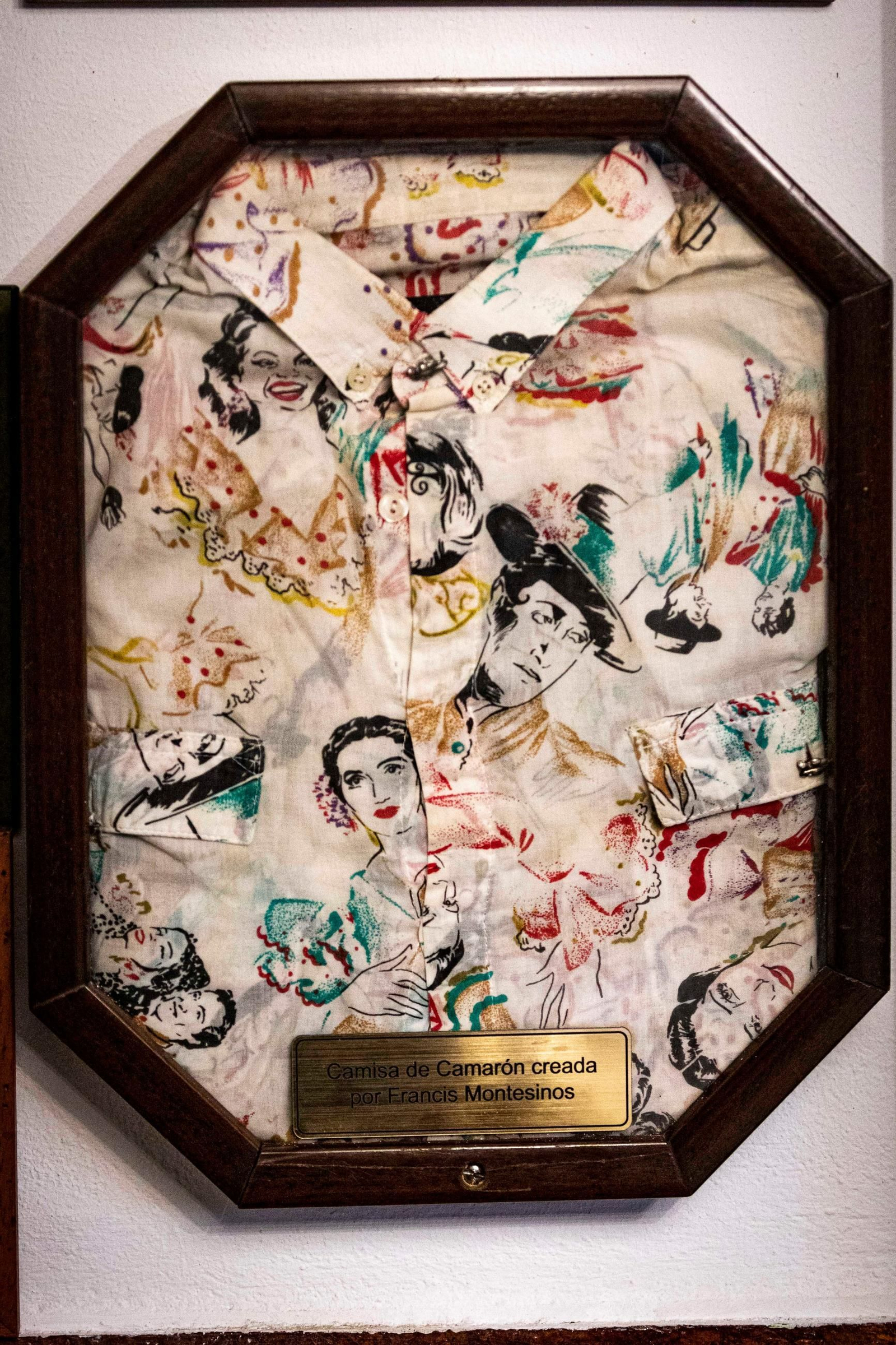 Camisa creada por Francis Montesinos para Camarón.