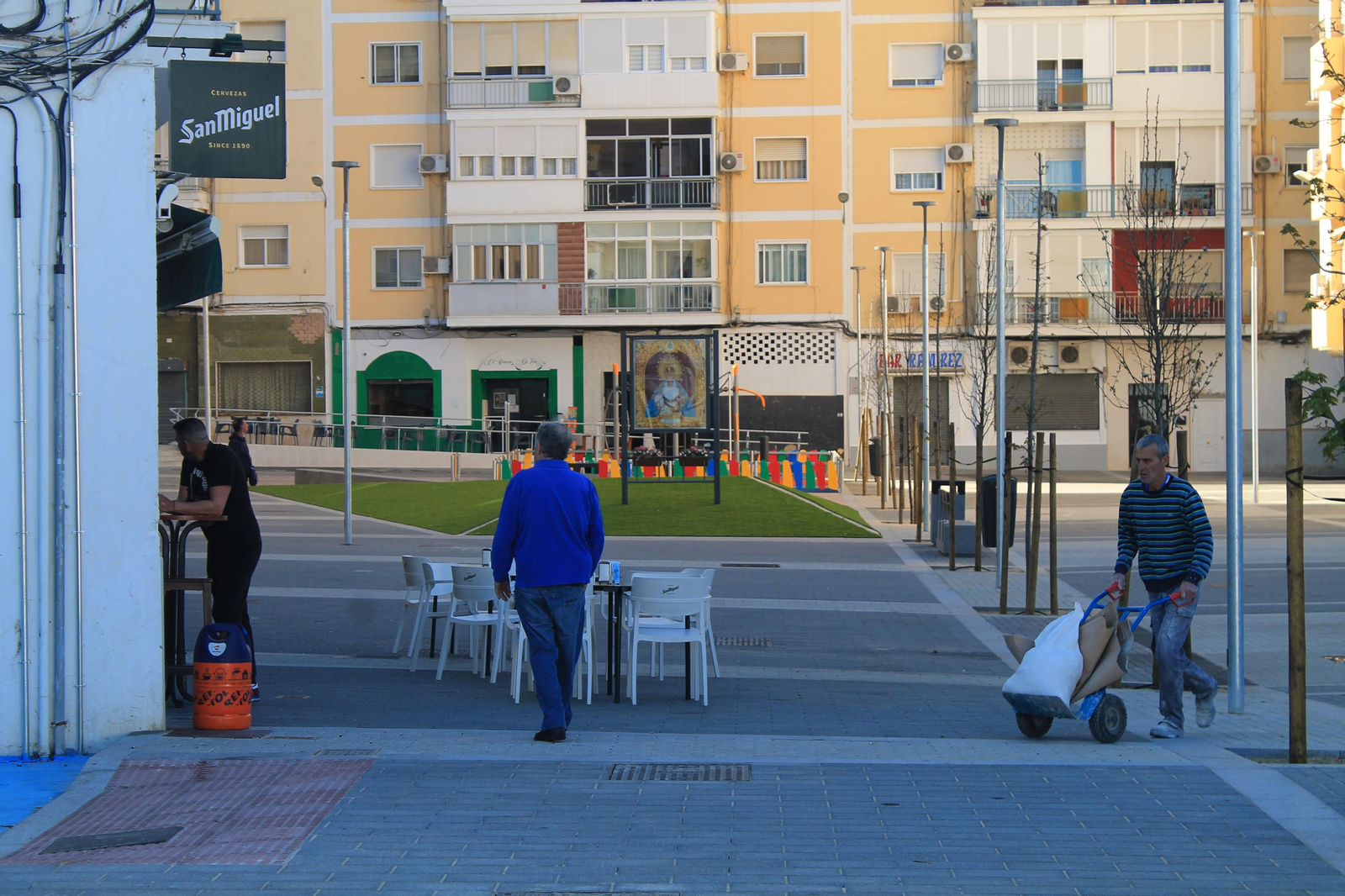 Barrio a Barrio: Imágenes de la Barriada de Los Dolores