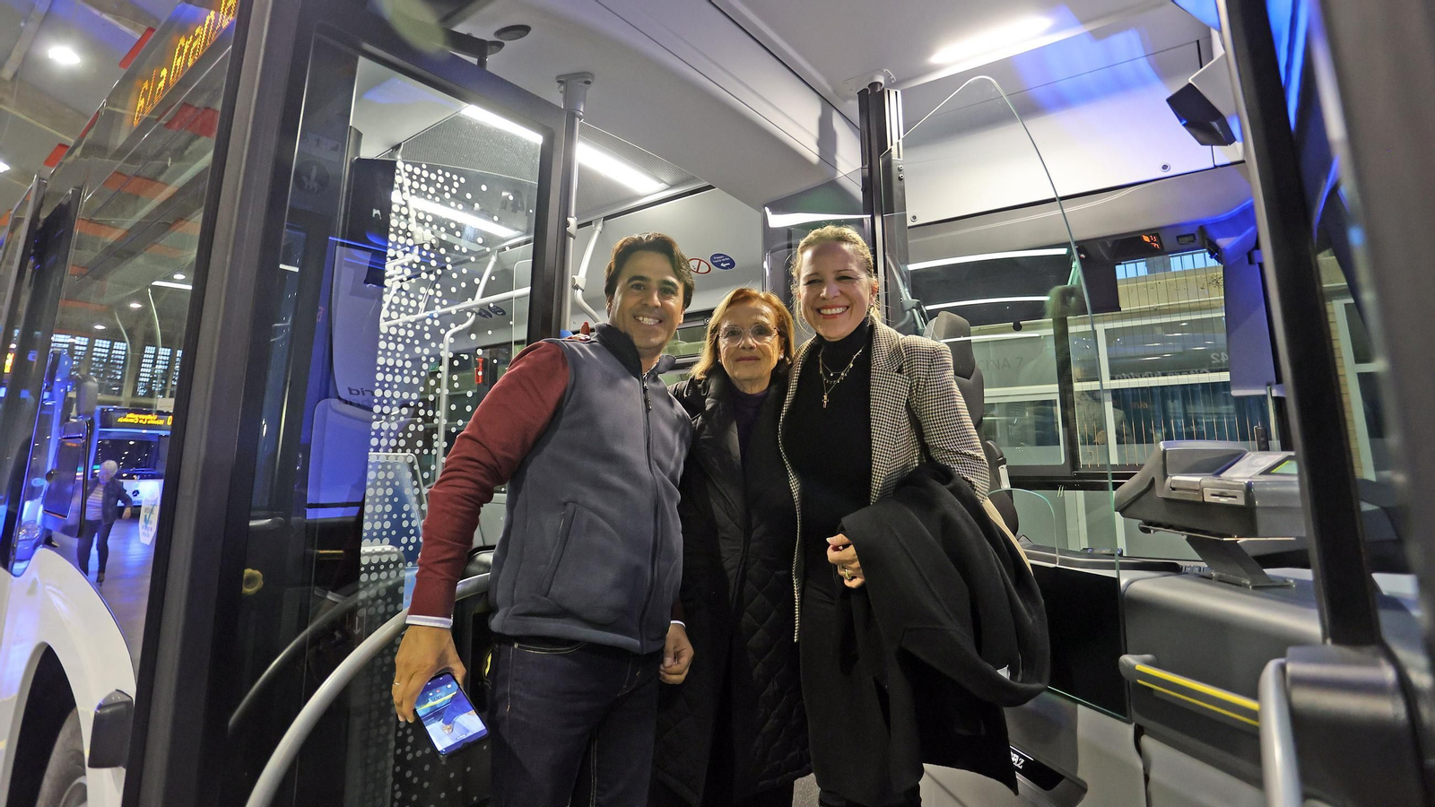 Imágenes de la presentación de los nuevos autobuses urbanos de Jerez