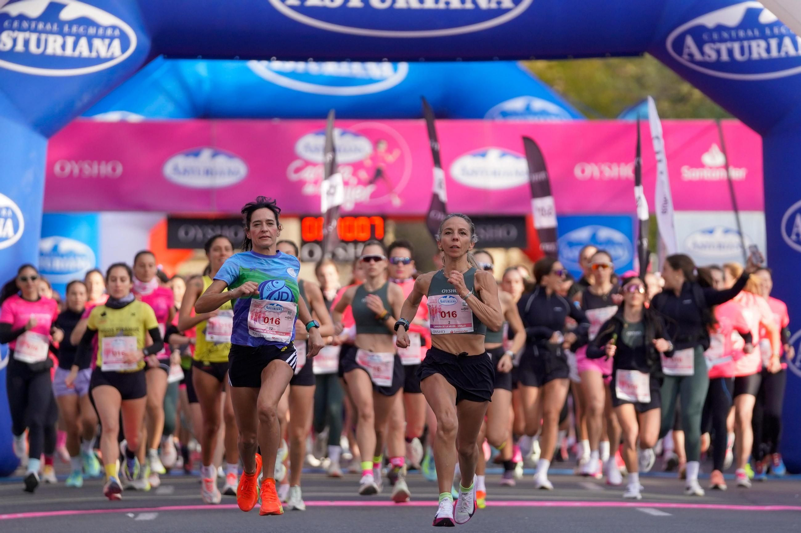 Las fotos de la Carrera de la Mujer en Sevilla