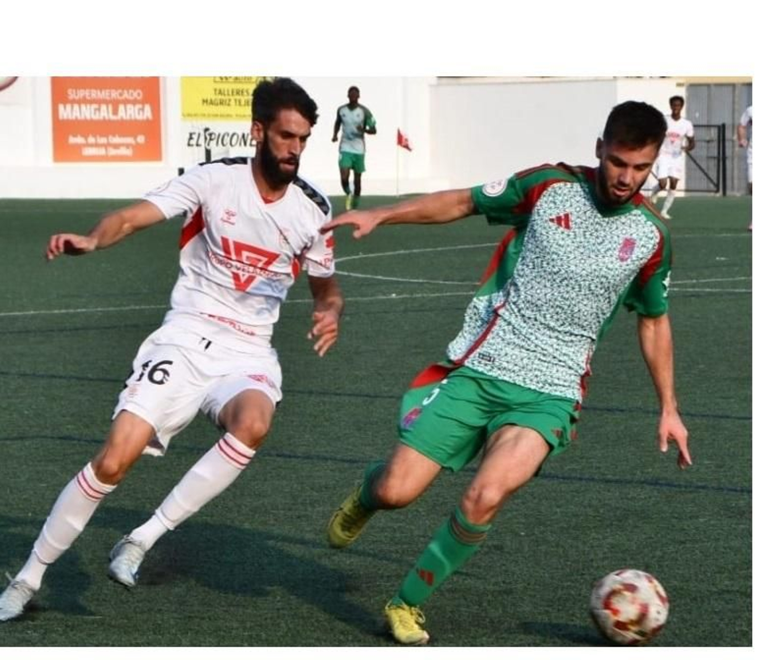 El jugador del Recreativo Lucas Pérez en acción. El jugador del Recreativo Lucas Pérez en acción.
