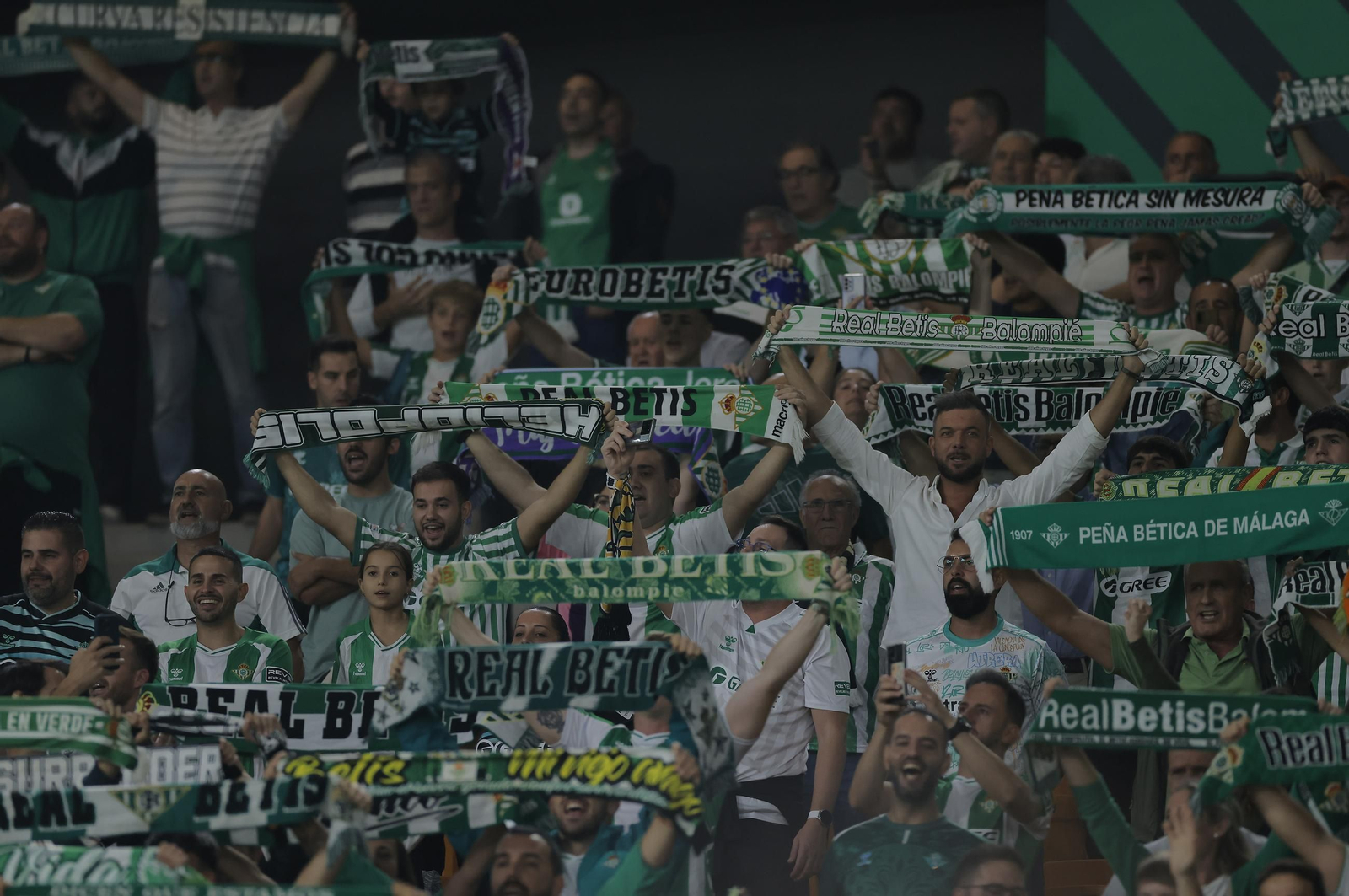 Búscate en las fotos del Betis - Atlético de Madrid