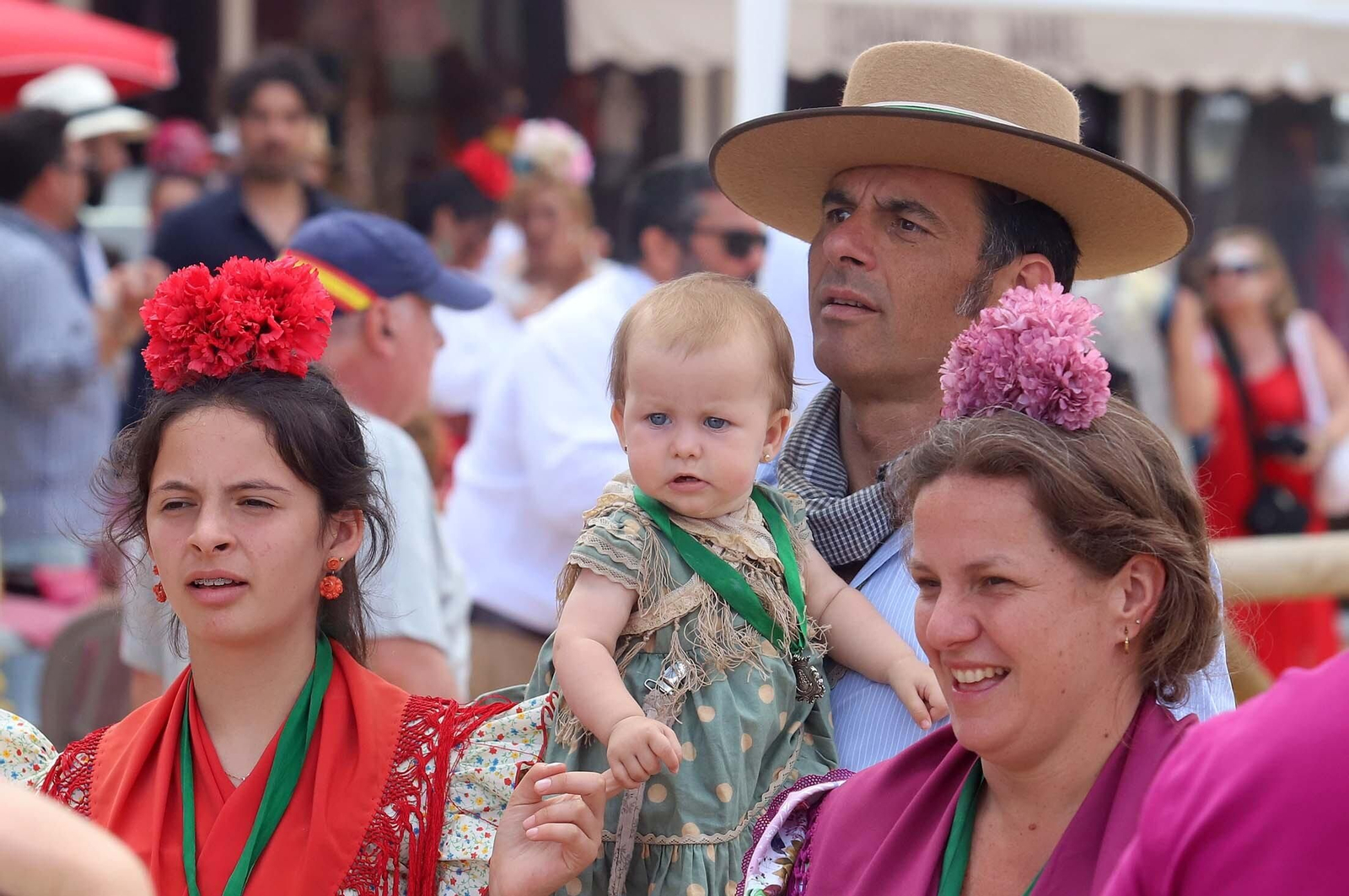 Imágenes del ambiente El Rocío y en Casas de Hermandades
