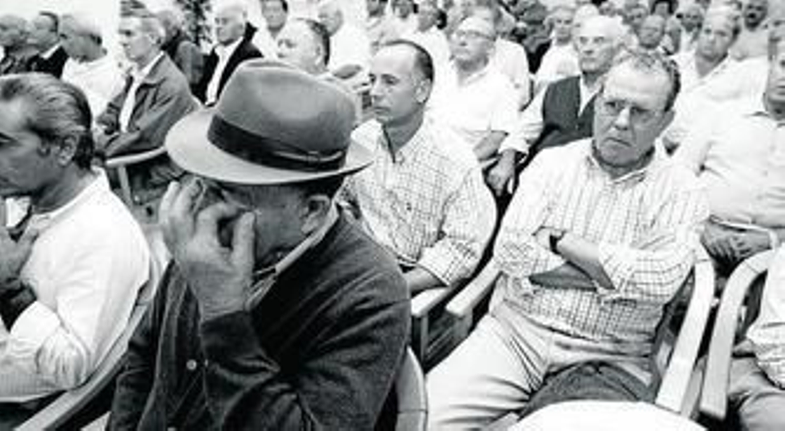 Asamblea sobre el precio de la uva convocada por los viñistas y las cooperativas 'rebeldes' en el origen de la escisión en el seno de Aecovi, hace diez años.