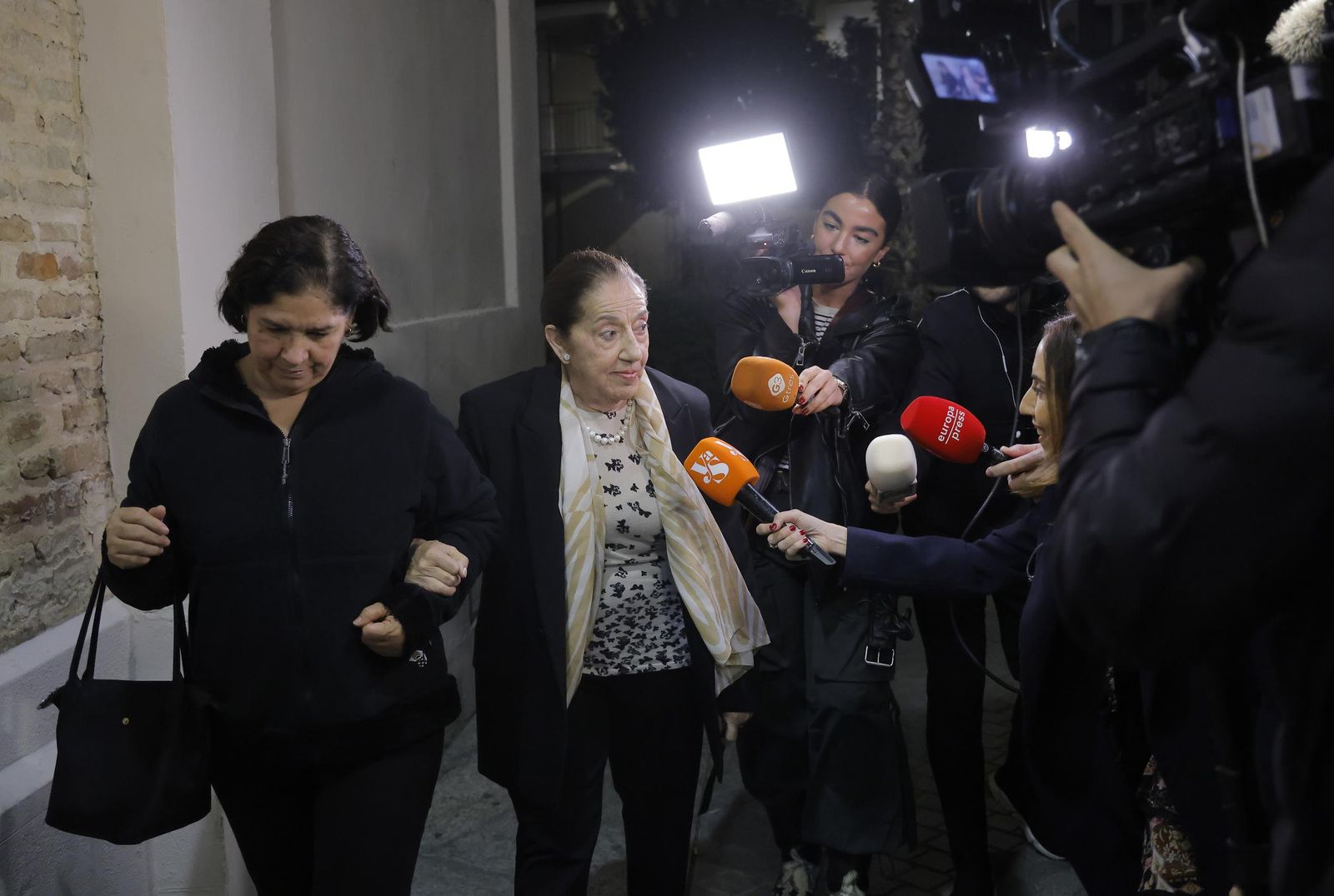 Famosos en el décimo aniversario de la muerte de la Duquesa de Alba, todas las fotos