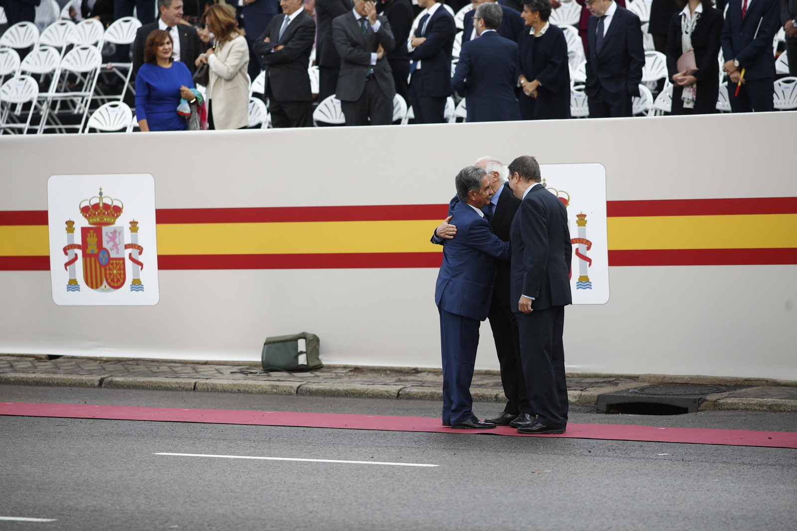 El desfile del 12-O en imágenes