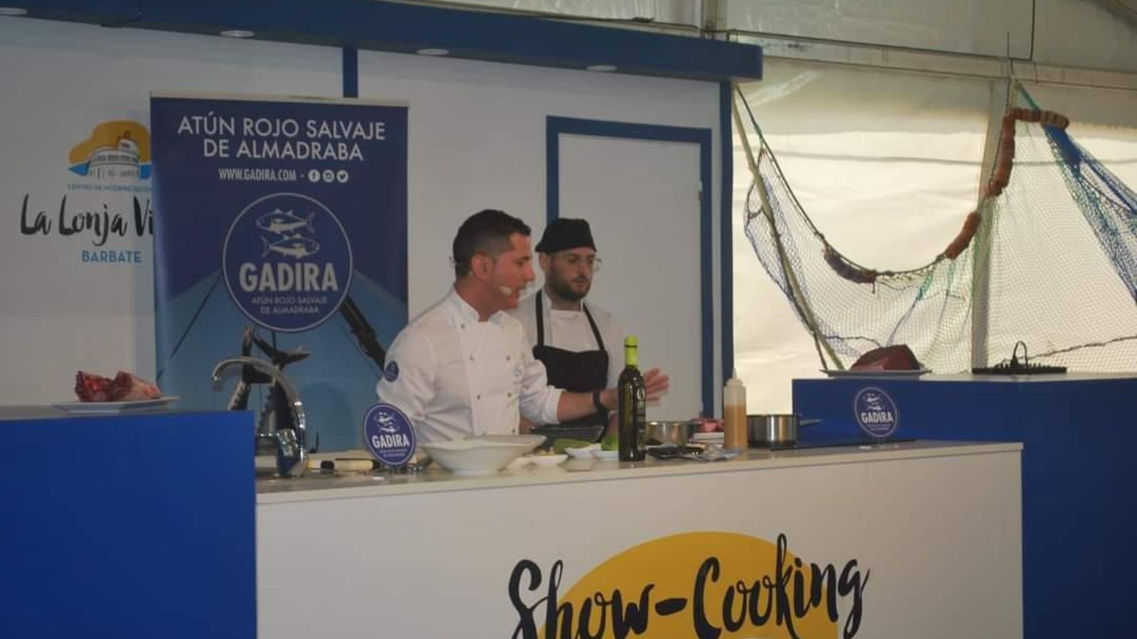 Julio Vázquez del campero en la preparación de una receta