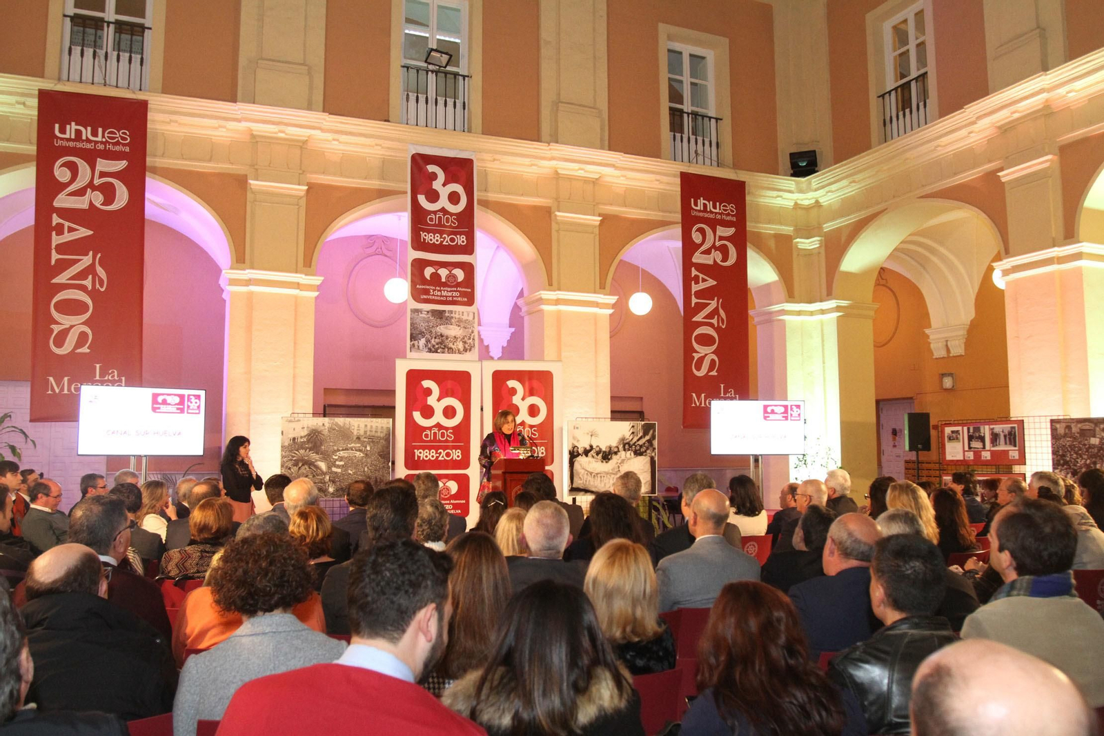 Imágenes de la entrega de premios de la asociación de antiguos alumnos 3 de Marzo en La Merced