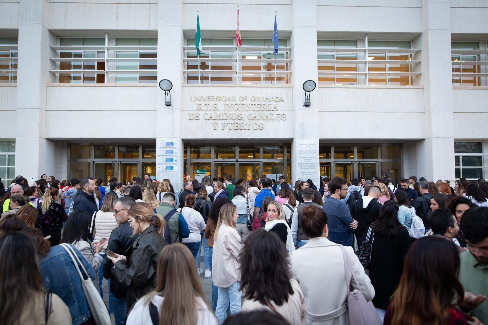 Las imágenes de los primeros exámenes de las oposiciones del SAS en Granada